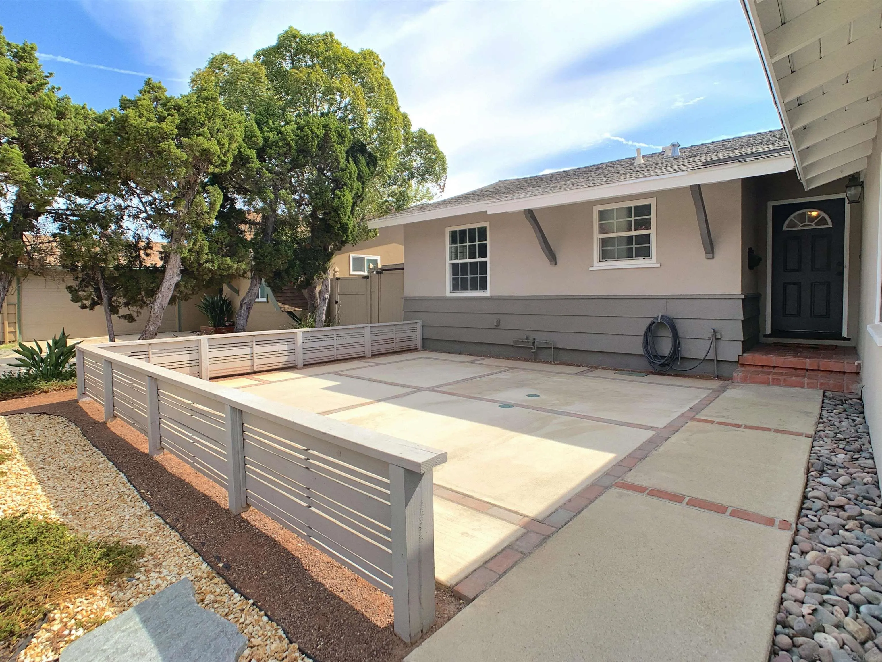 https://cdn.realtyfeed.com/cdn/127/260021462/10ddaa41e3e4ef59543a7c97b44c24f4.webp