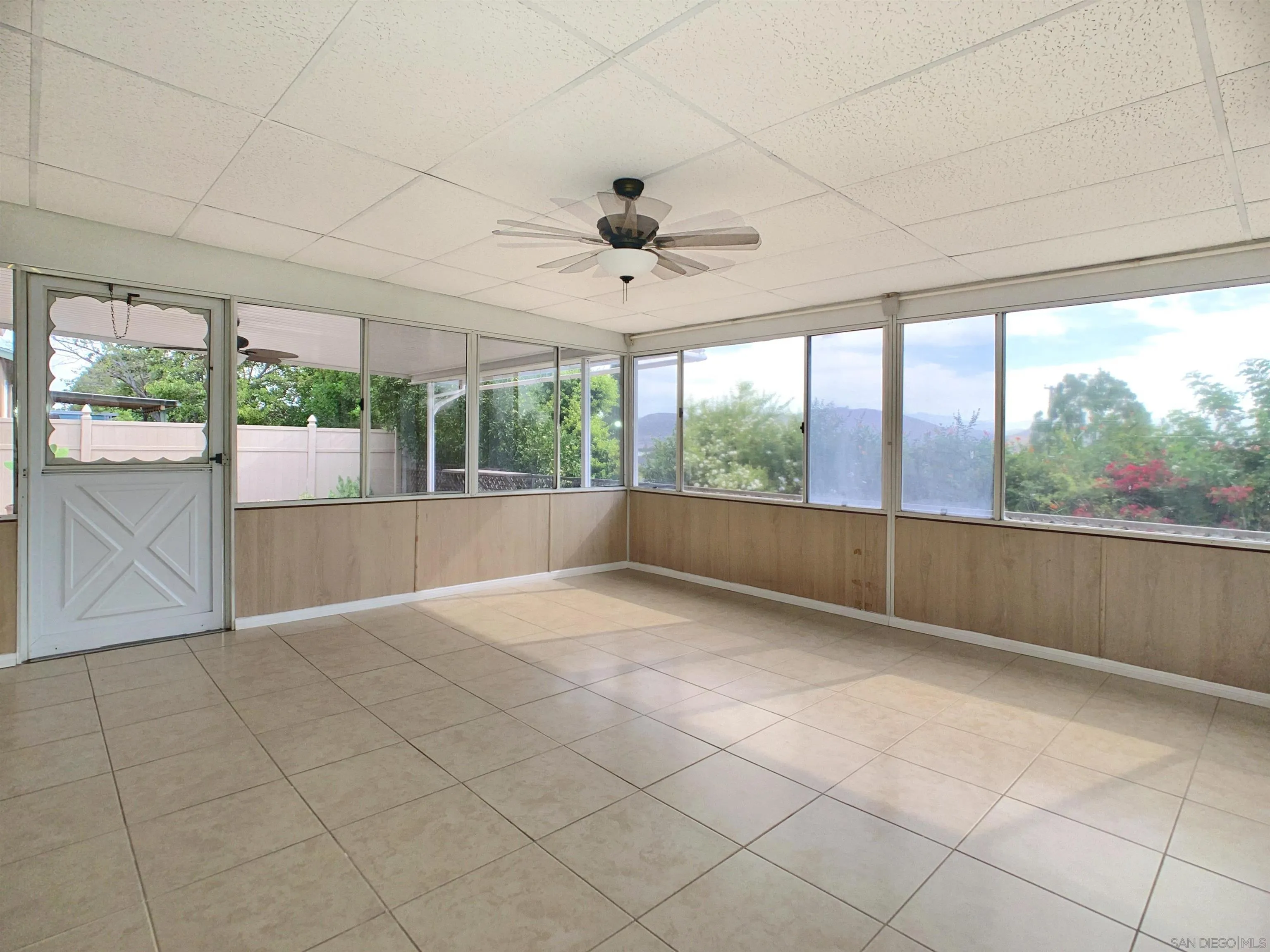 https://cdn.realtyfeed.com/cdn/127/260021462/d9ab767203a8966377faf31ca4a4d4f3.webp