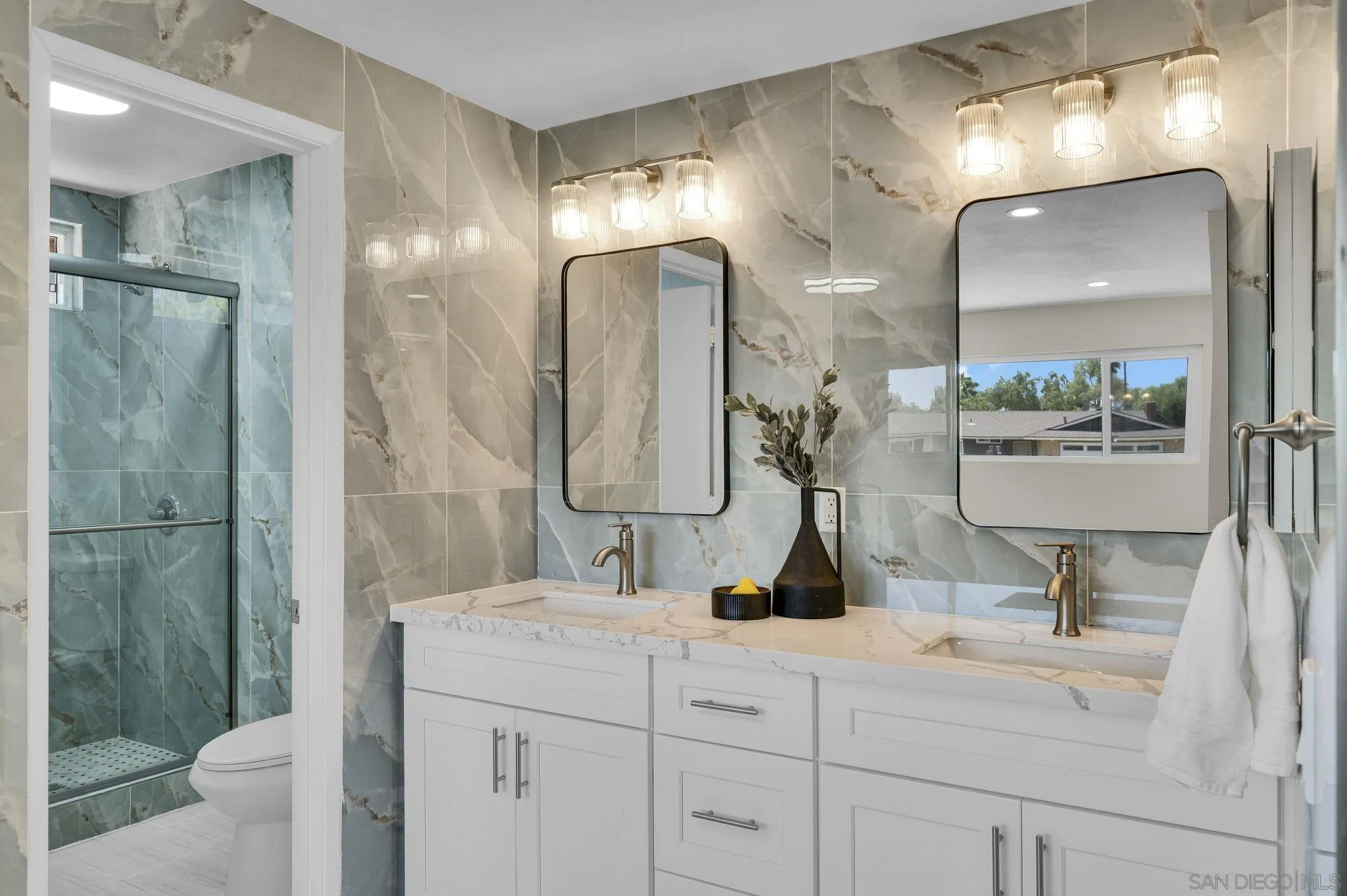 https://cdn.realtyfeed.com/cdn/127/260021463/008a89b802956b48d8f375c3a7bedac6.webp
