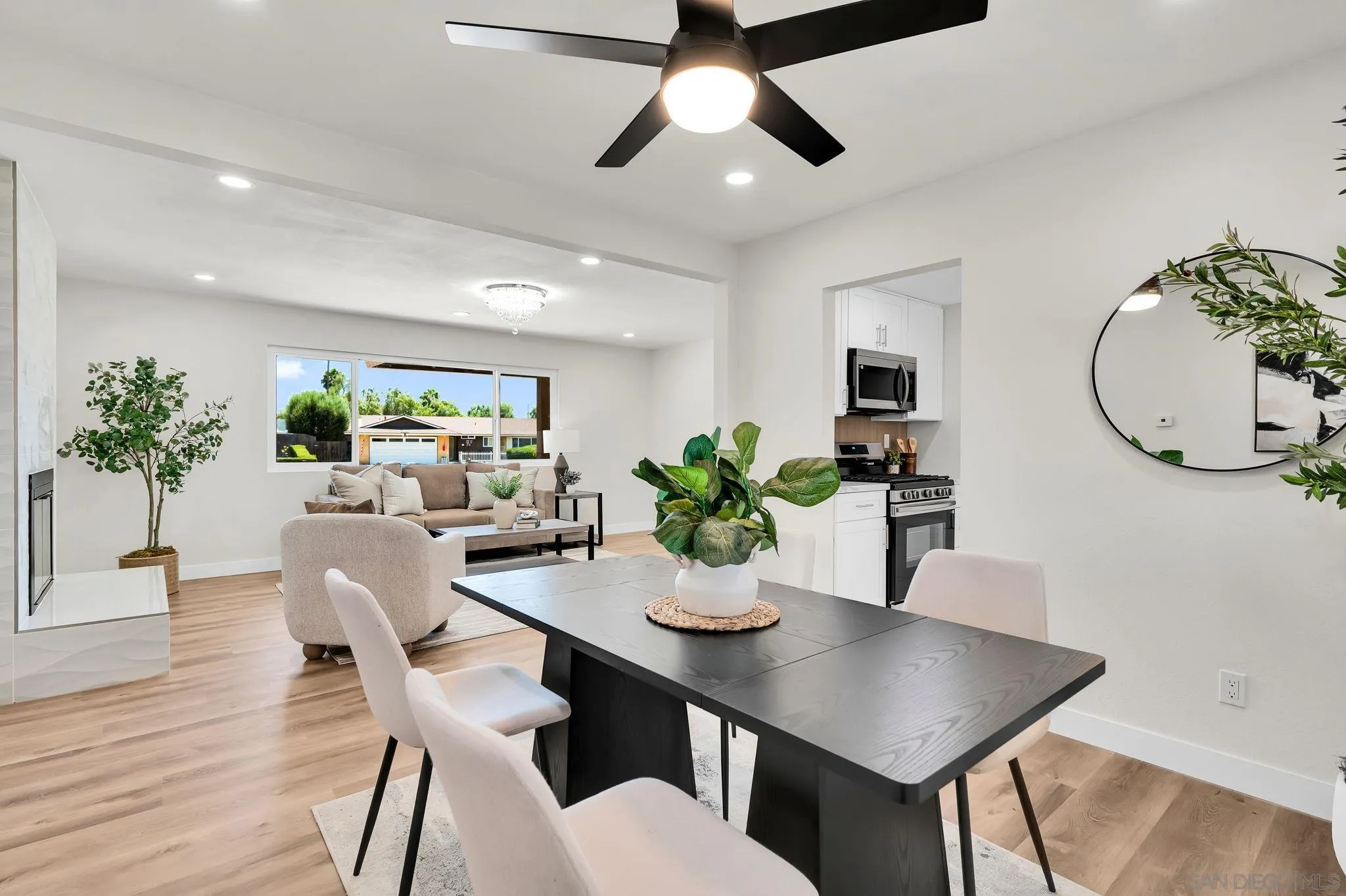 https://cdn.realtyfeed.com/cdn/127/260021463/243b0793b8382561175520b41ba7768e.webp