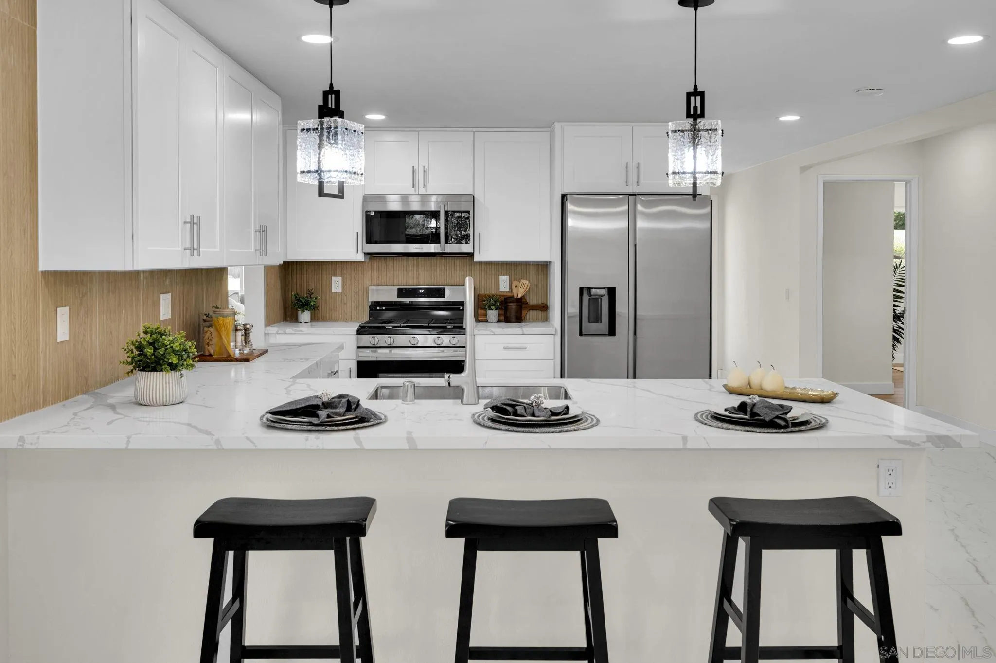 https://cdn.realtyfeed.com/cdn/127/260021463/3977e2f4a4181b5a81a9fb09da109d0c.webp