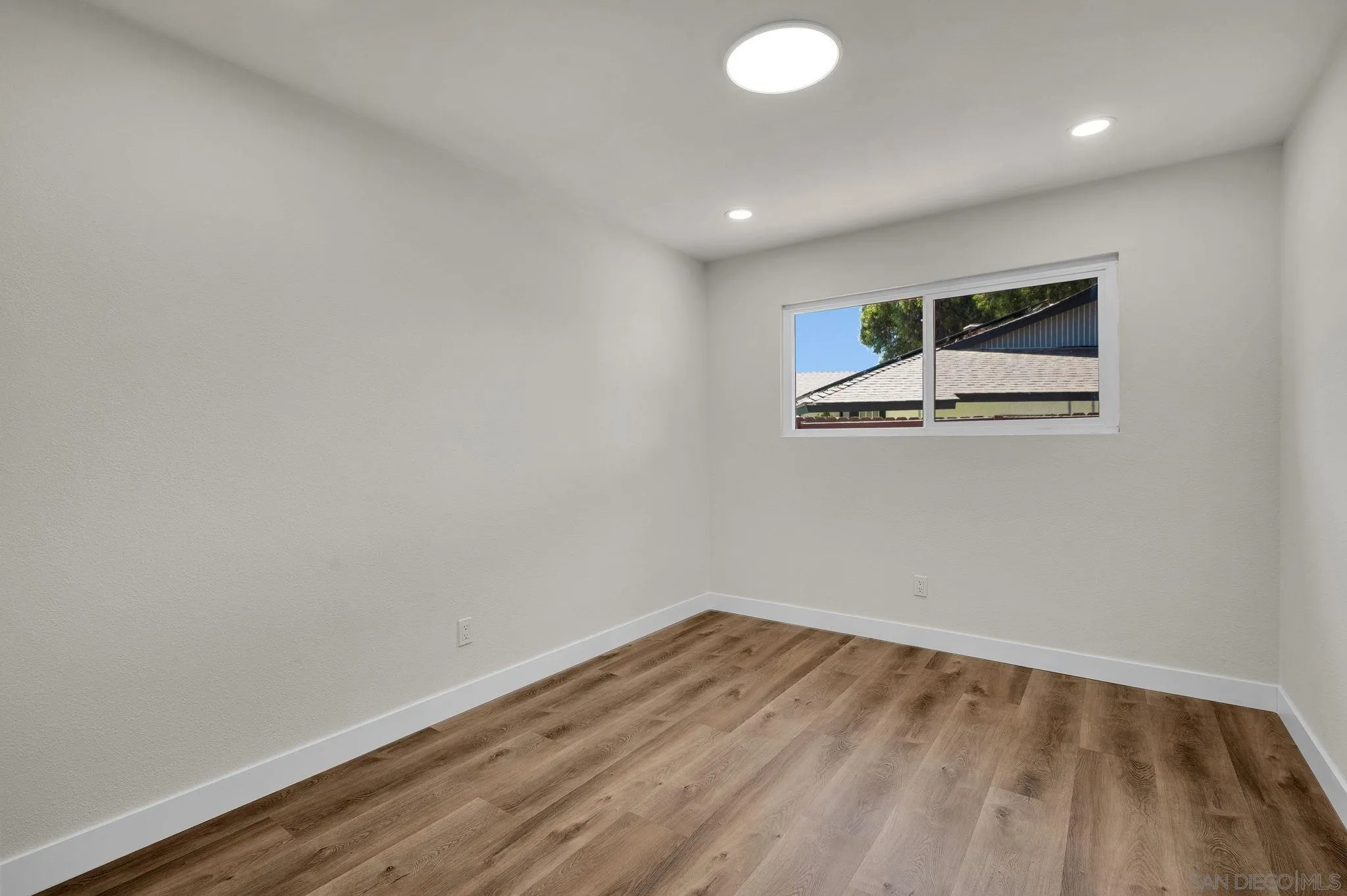 https://cdn.realtyfeed.com/cdn/127/260021463/919c5eea0f8cf6d4d57ad0781d820295.webp