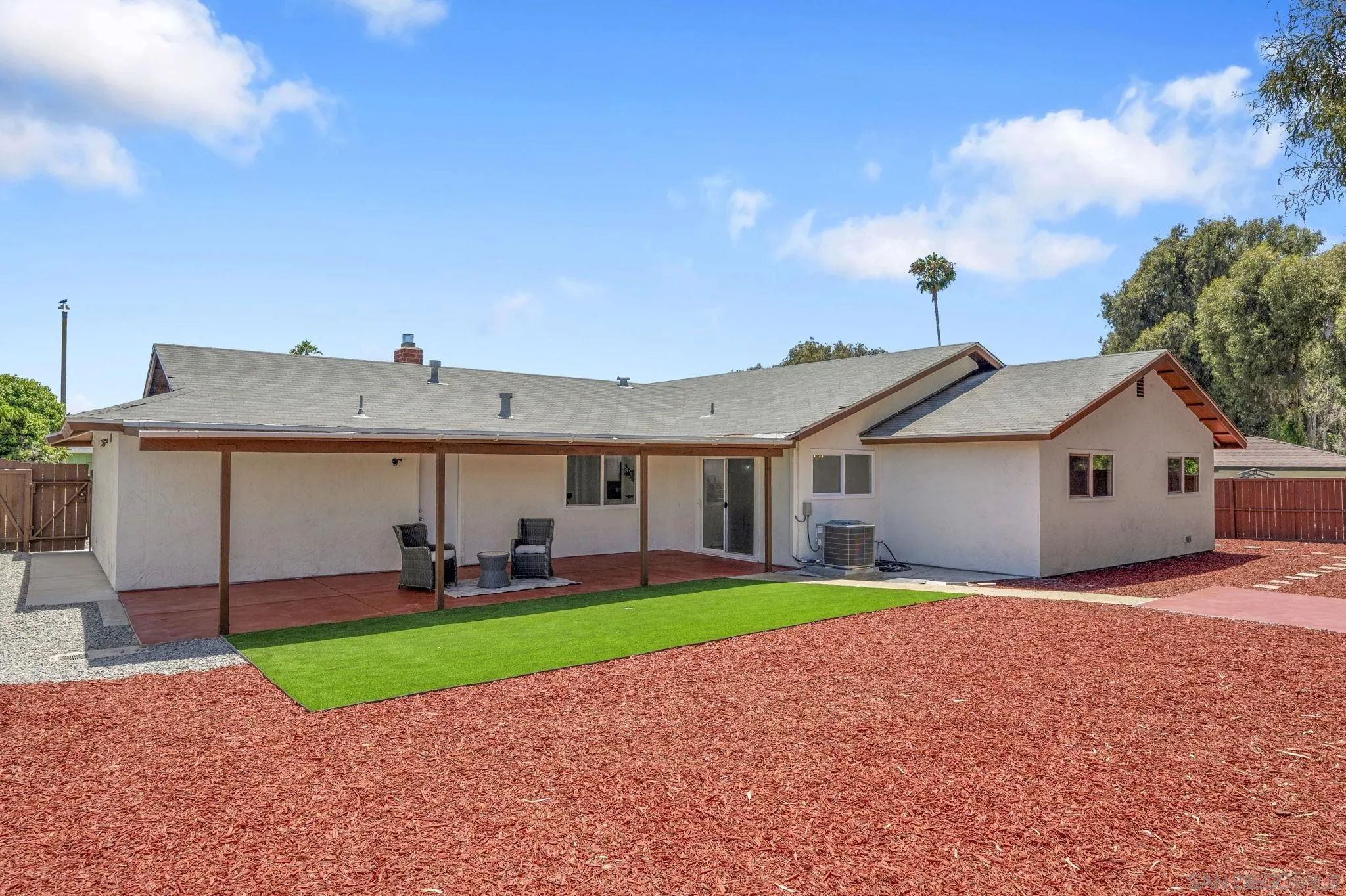 https://cdn.realtyfeed.com/cdn/127/260021463/92e26bc76508a1b36062b7b2e6e06e65.webp