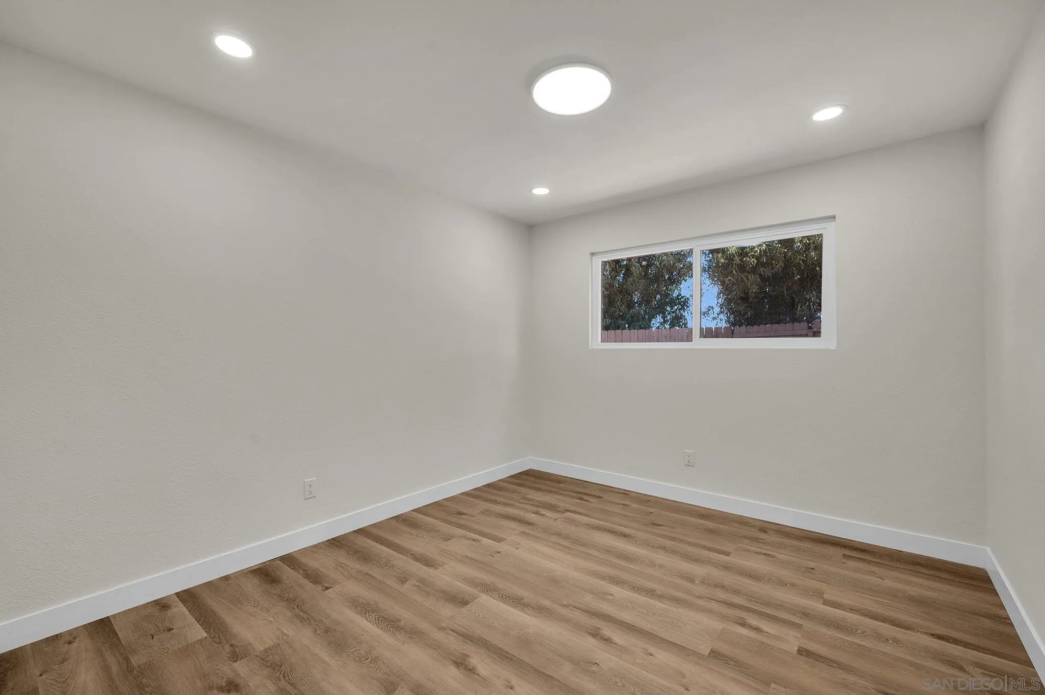 https://cdn.realtyfeed.com/cdn/127/260021463/9731d0ee854caa7fdb181a902b1dd38b.webp