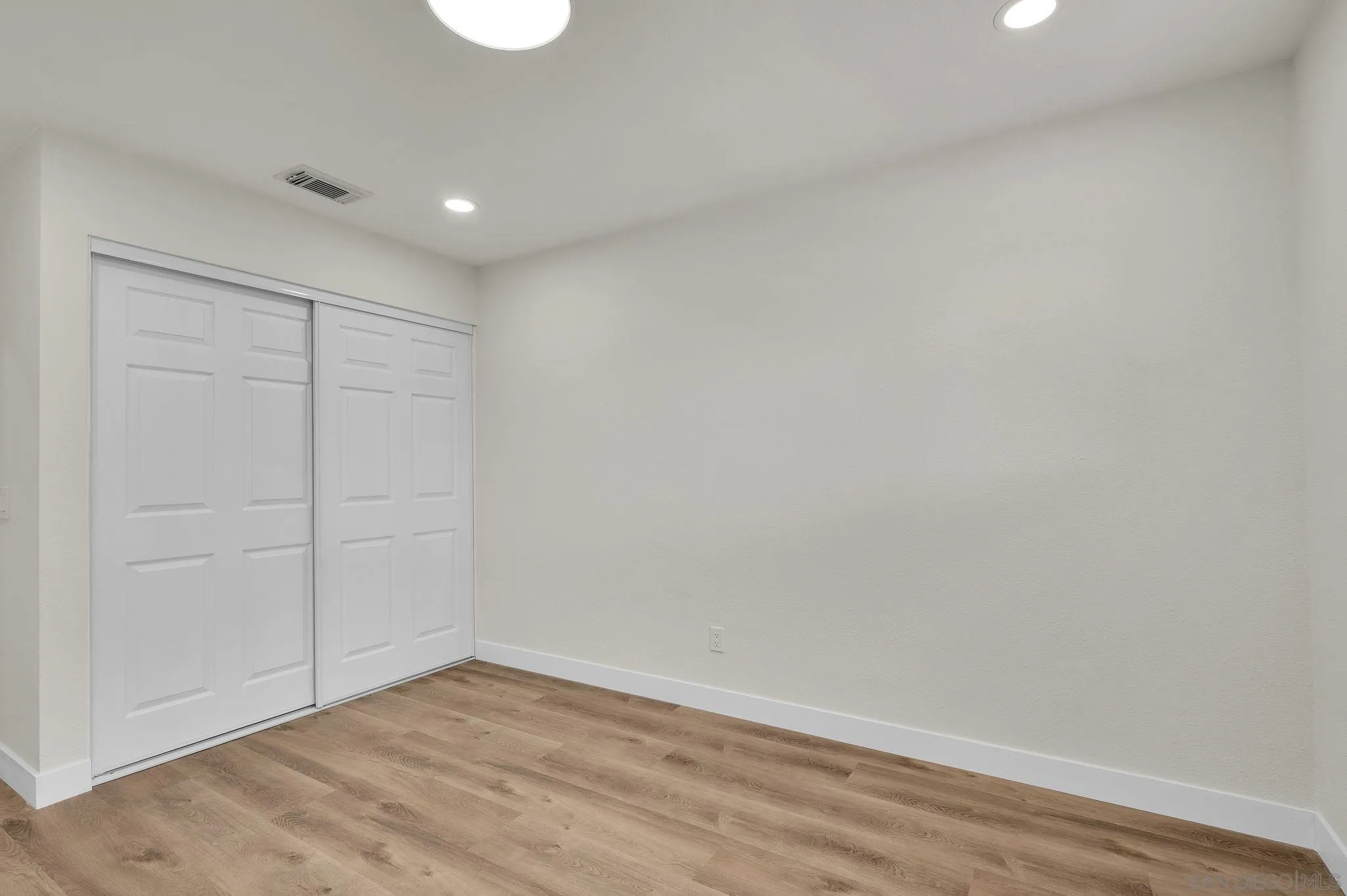https://cdn.realtyfeed.com/cdn/127/260021463/bd9239946d107ac9f75647798e935c13.webp