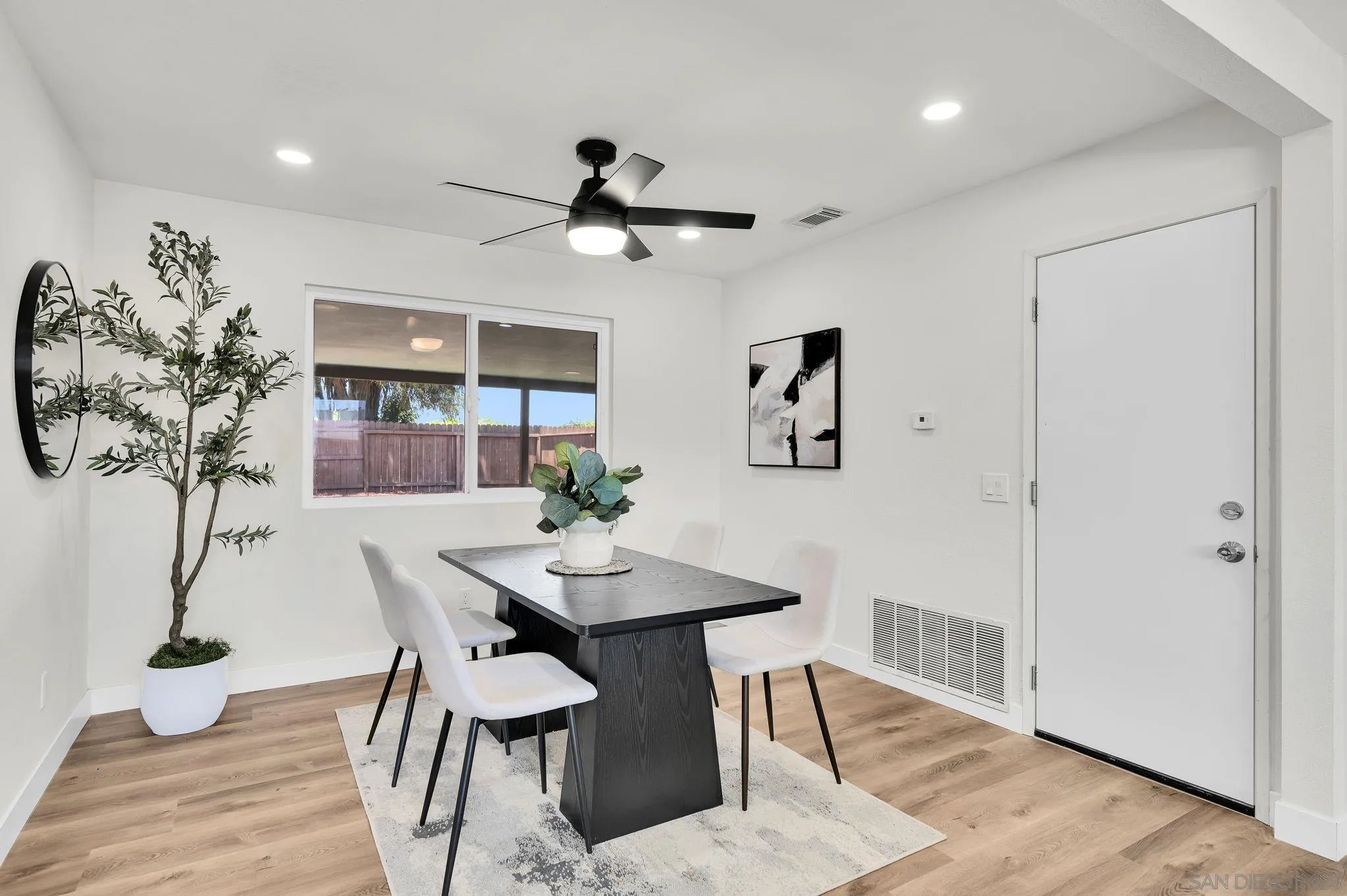 https://cdn.realtyfeed.com/cdn/127/260021463/c276884ba067091b03ffcb94833f827a.webp