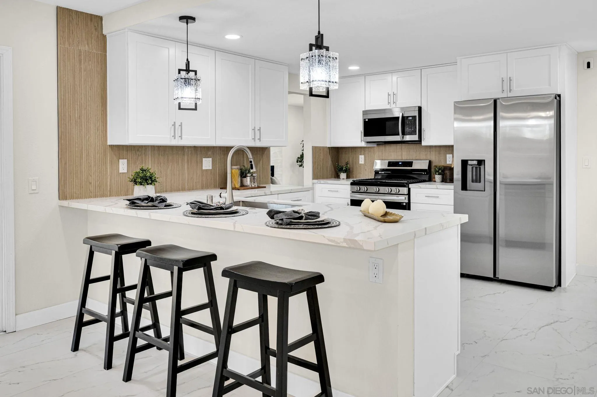 https://cdn.realtyfeed.com/cdn/127/260021463/cb42411250f2f33b53a00cae57dc1988.webp