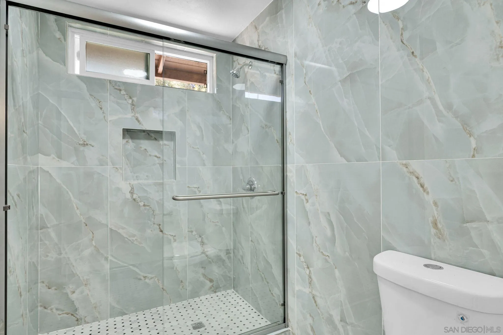 https://cdn.realtyfeed.com/cdn/127/260021463/cff72fdda485b331f72700682543b489.webp