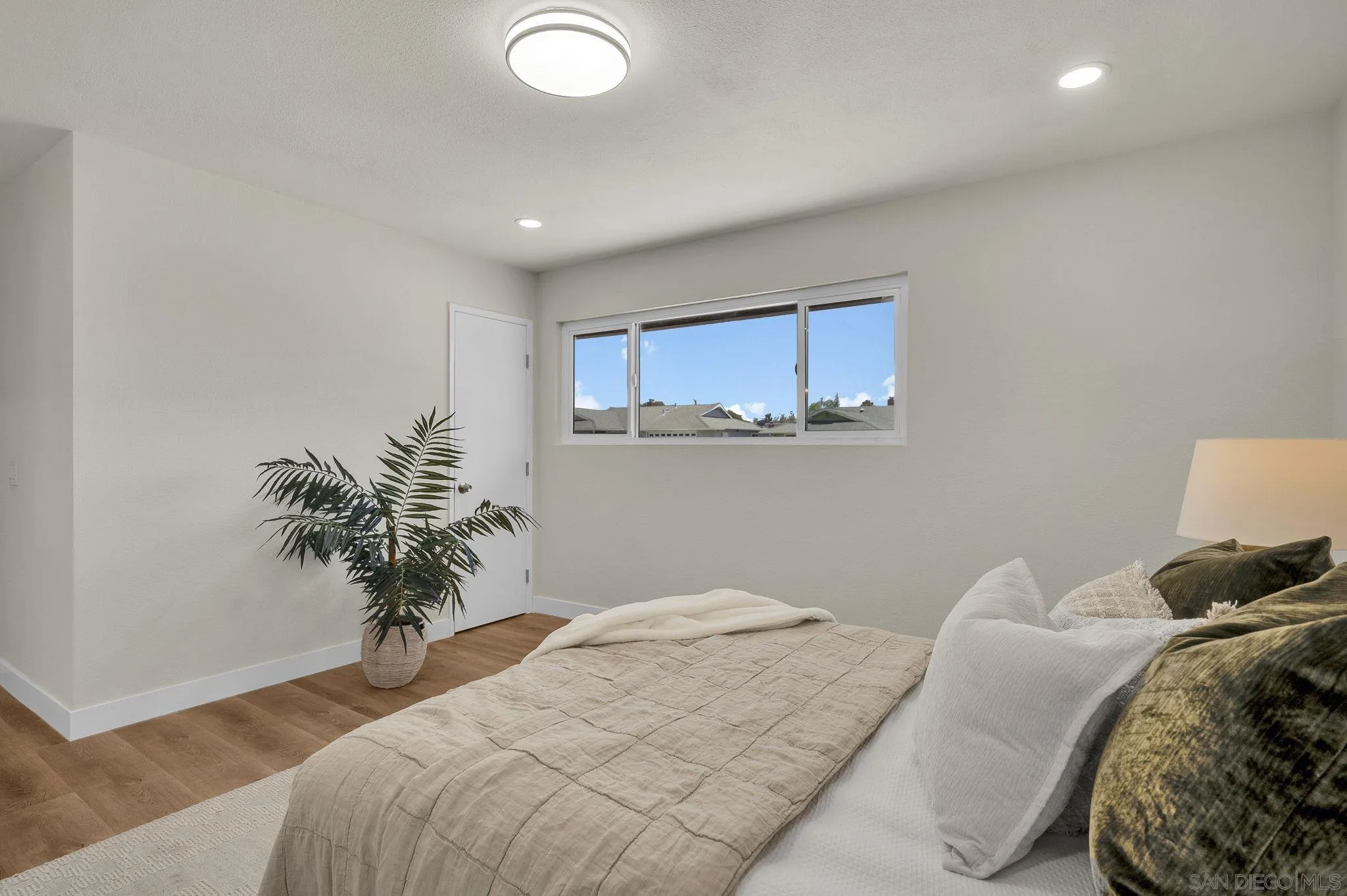 https://cdn.realtyfeed.com/cdn/127/260021463/e7b4f510a27b3574356d9cb781d9b45d.webp
