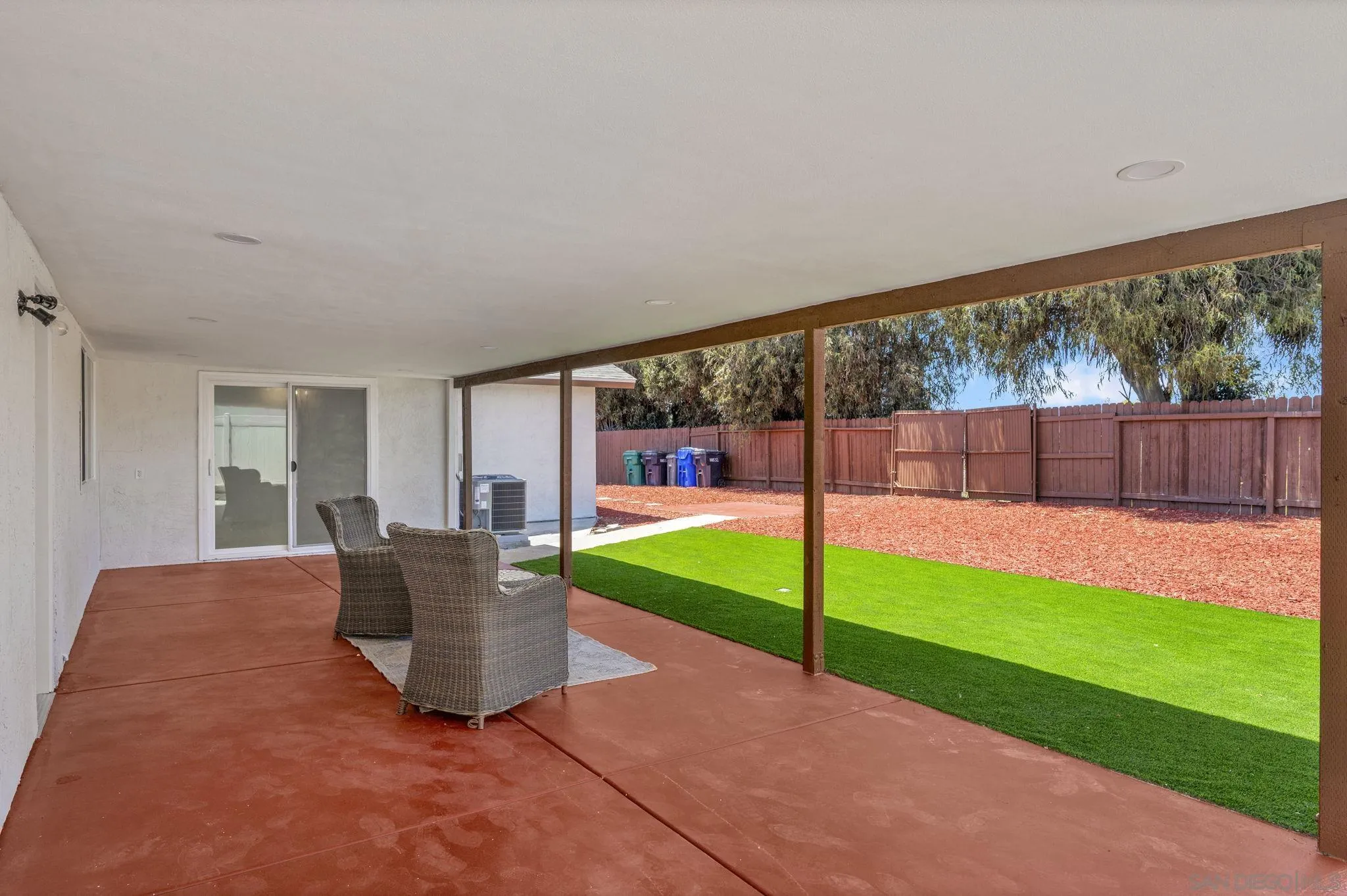 https://cdn.realtyfeed.com/cdn/127/260021463/f21a41023b6e812265fa1a625d49735e.webp