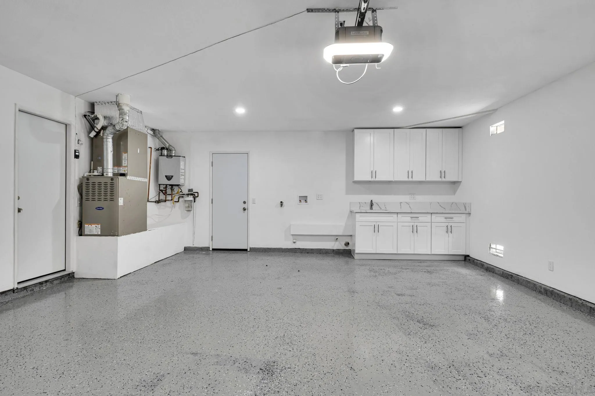https://cdn.realtyfeed.com/cdn/127/260021463/ff9af30c6bcbae9122c5834baa8ae04b.webp