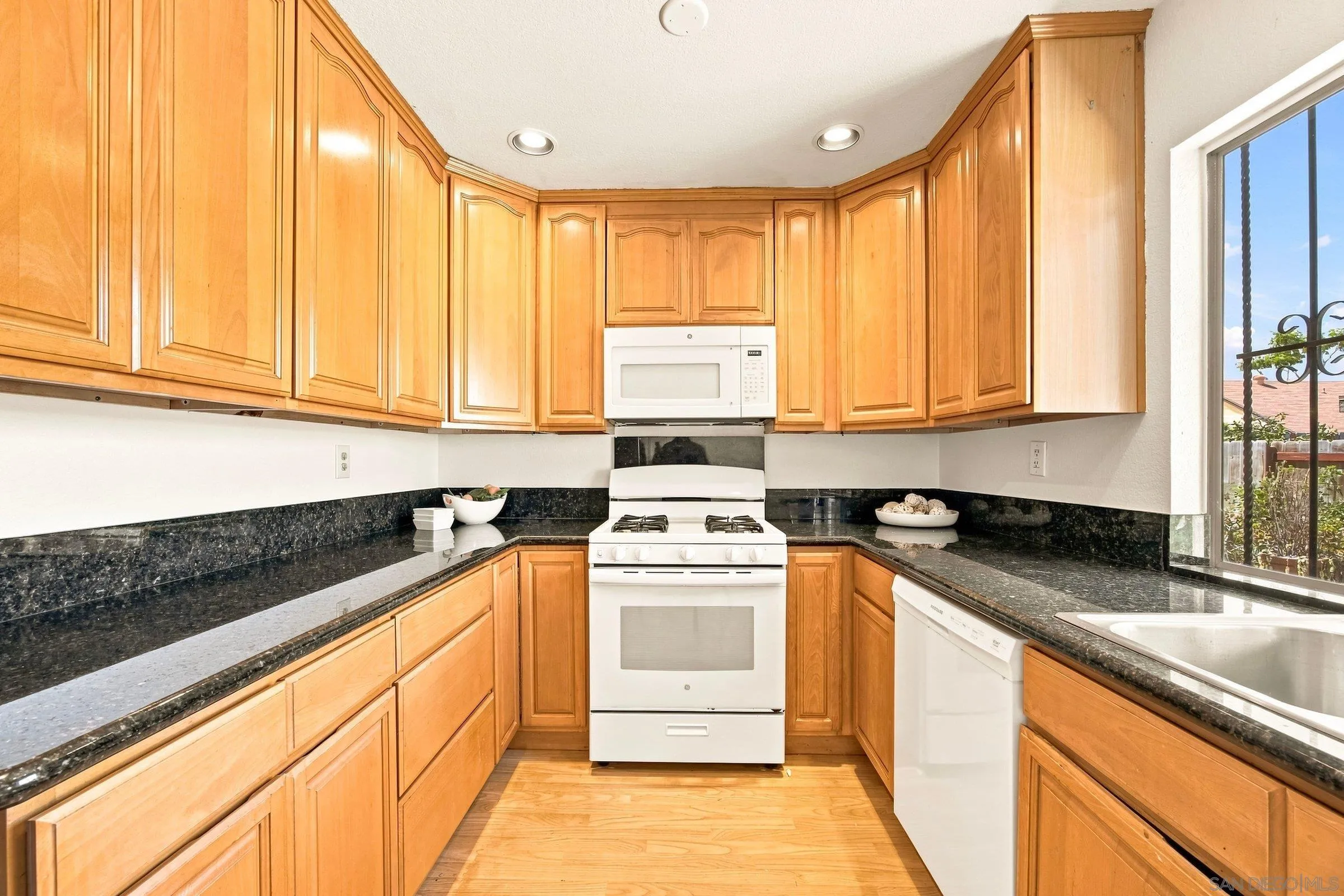 https://cdn.realtyfeed.com/cdn/127/260021464/7e5c047005a5c5327f7ac91bc90886a3.webp