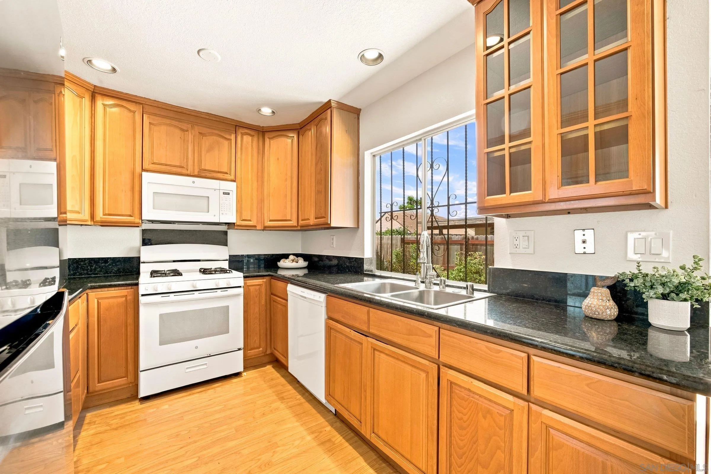 https://cdn.realtyfeed.com/cdn/127/260021464/8312d5ee64b7af43adcdd5f0556297d9.webp