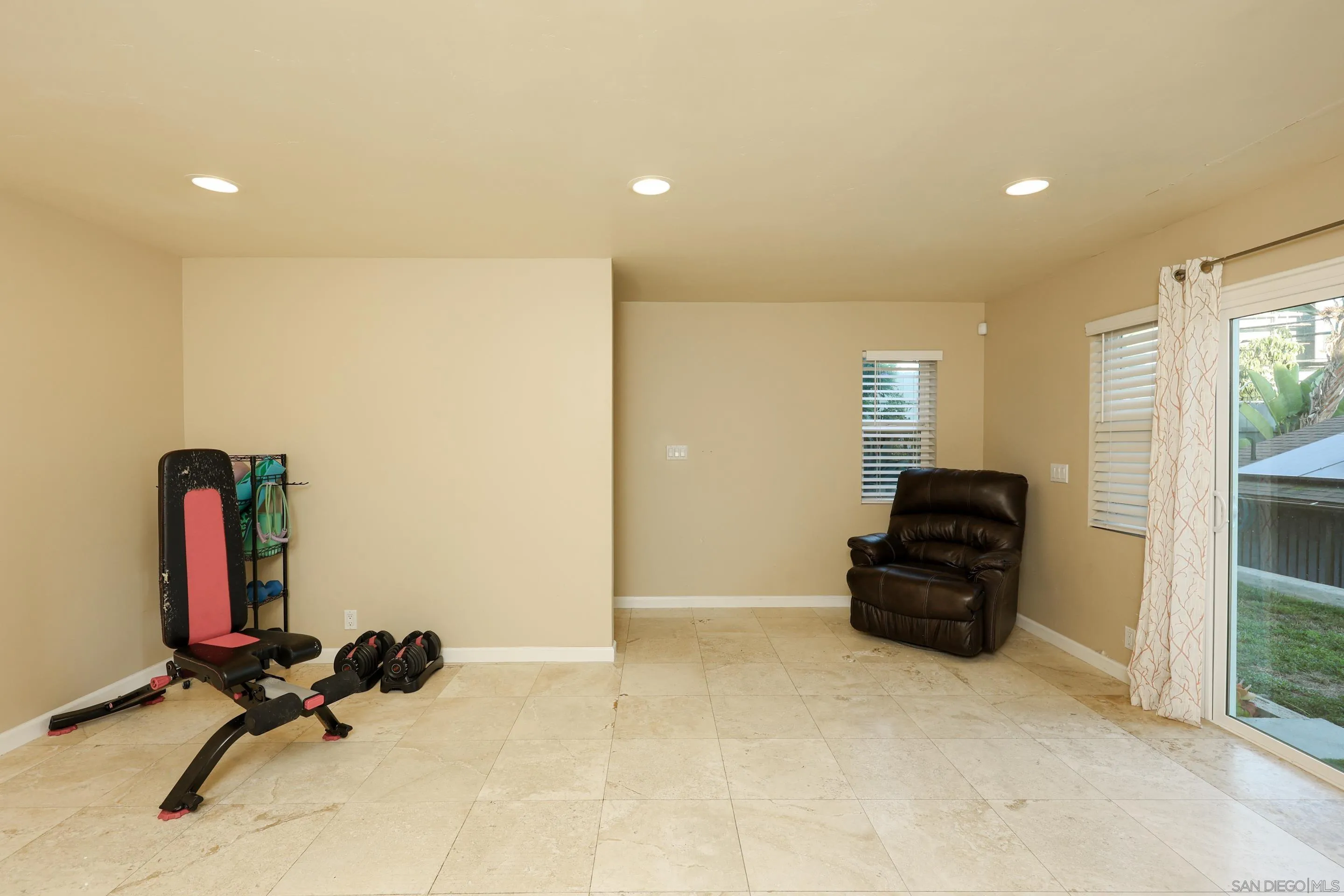 https://cdn.realtyfeed.com/cdn/127/260021467/346e58b308914dc65433917fb8a5dfb3.webp