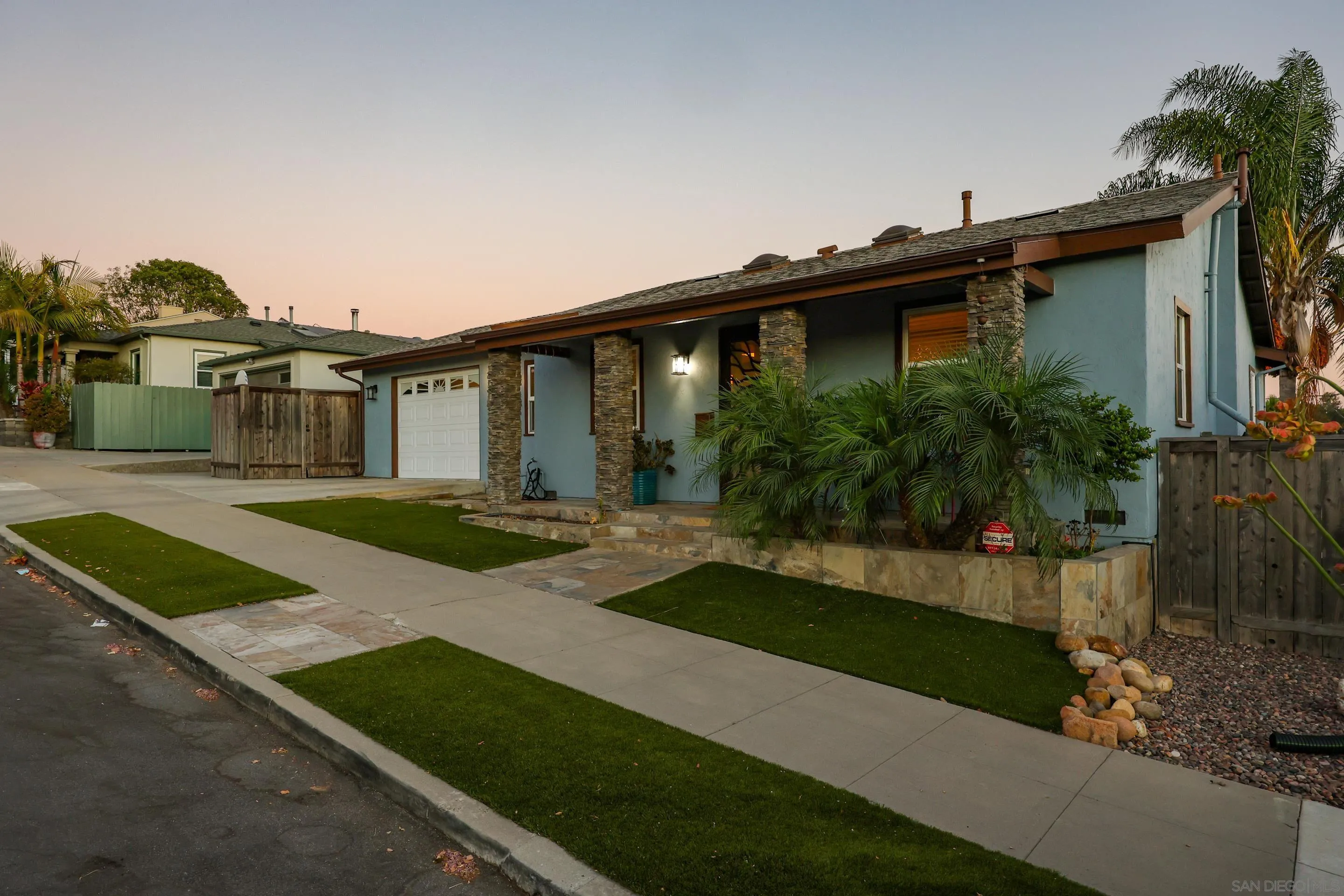 https://cdn.realtyfeed.com/cdn/127/260021467/a4e342bc12abc880ee18442ad18807af.webp
