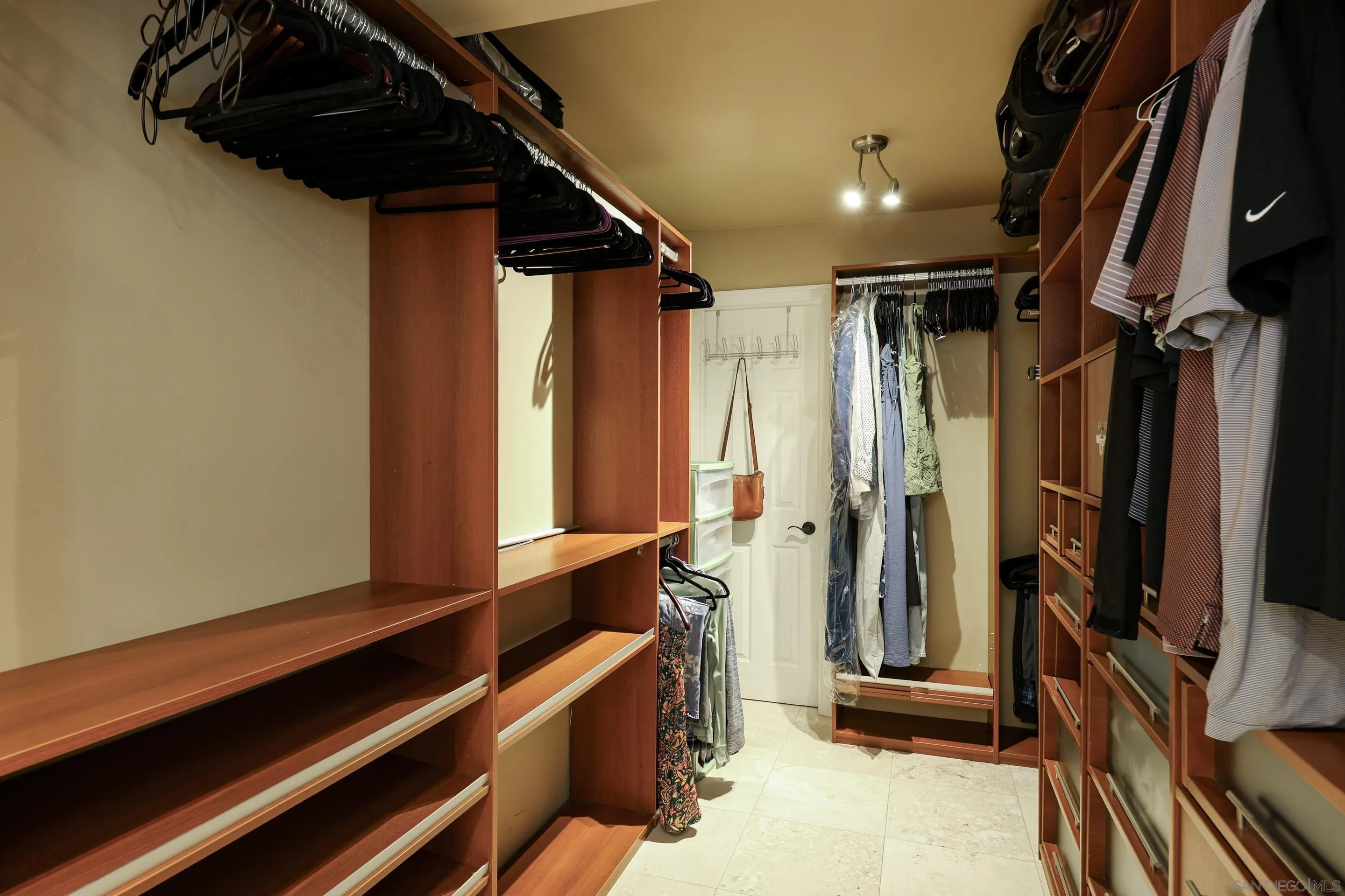 https://cdn.realtyfeed.com/cdn/127/260021467/c51d57c3d9dca979e6ba13b8c5ac507a.webp