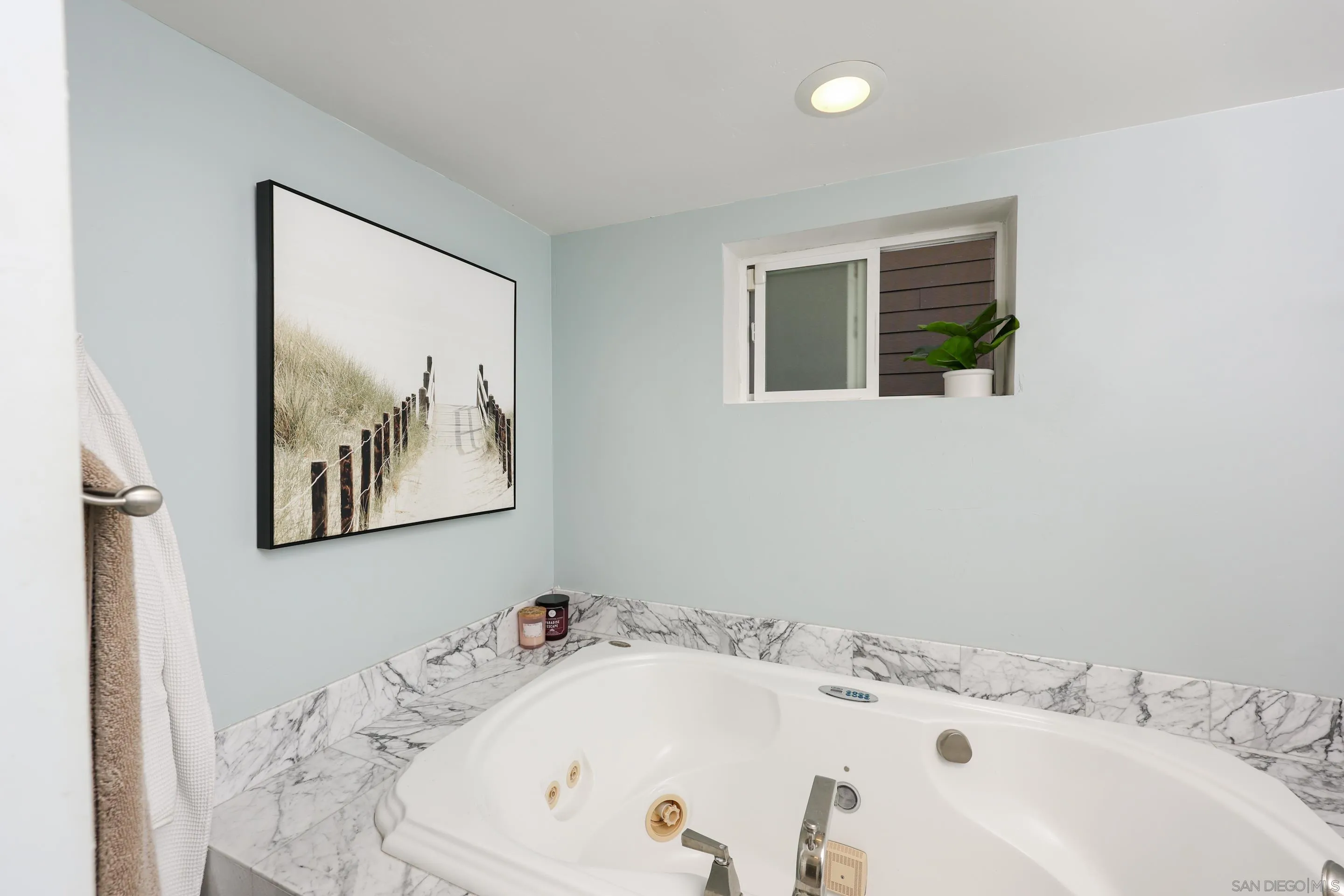 https://cdn.realtyfeed.com/cdn/127/260021467/d8029e891bc632d63895a3027c8524ef.webp