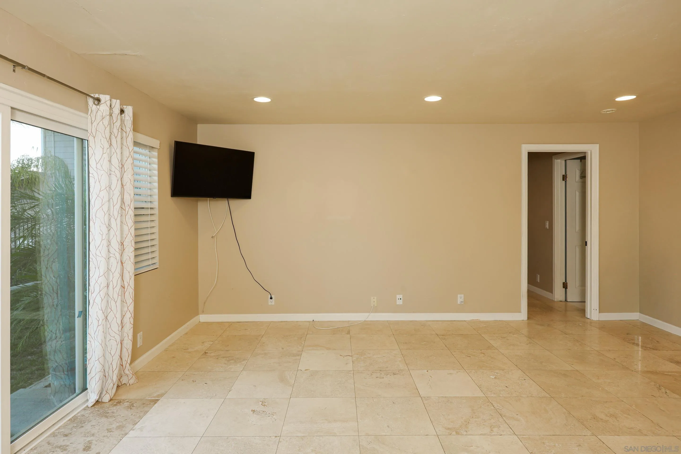 https://cdn.realtyfeed.com/cdn/127/260021467/dd5a80b73ff03f9d173526409e1e92ec.webp