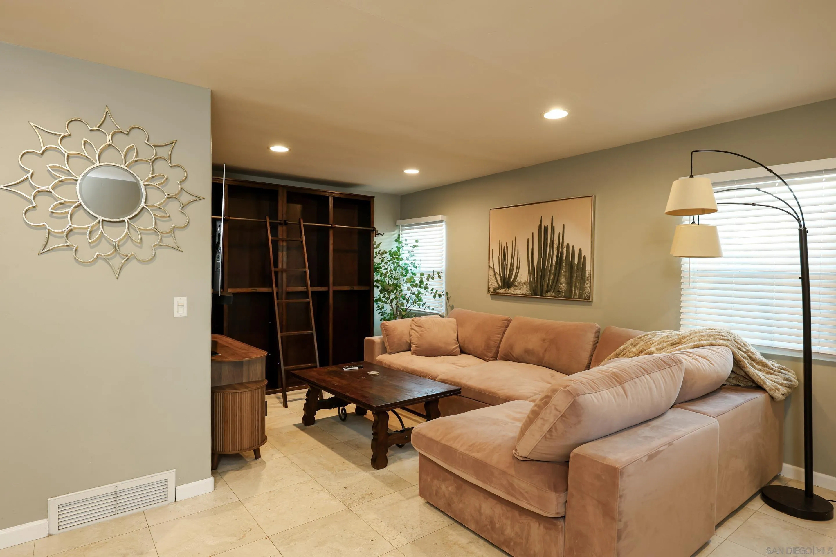 https://cdn.realtyfeed.com/cdn/127/260021467/ebb2e94725b347bf9e568feb7af1819f.webp