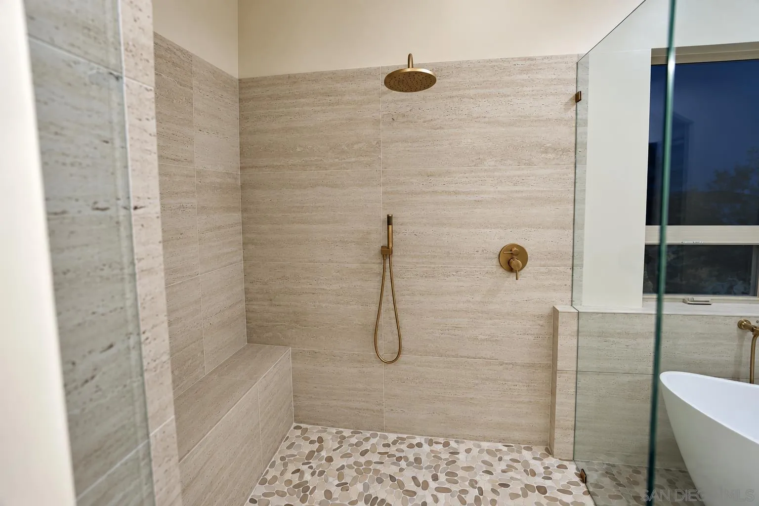 https://cdn.realtyfeed.com/cdn/127/260021468/5381830cb97605251ac64284eb200295.webp
