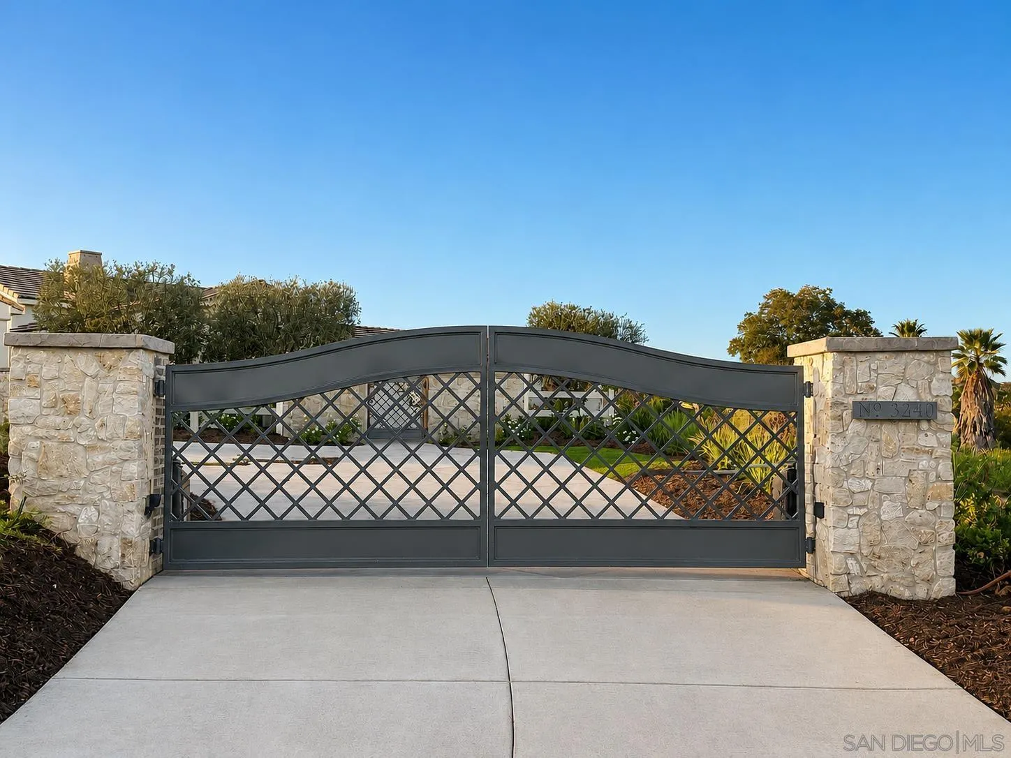 https://cdn.realtyfeed.com/cdn/127/260021468/890147e7b93edf7c9ff6350fe932442a.webp