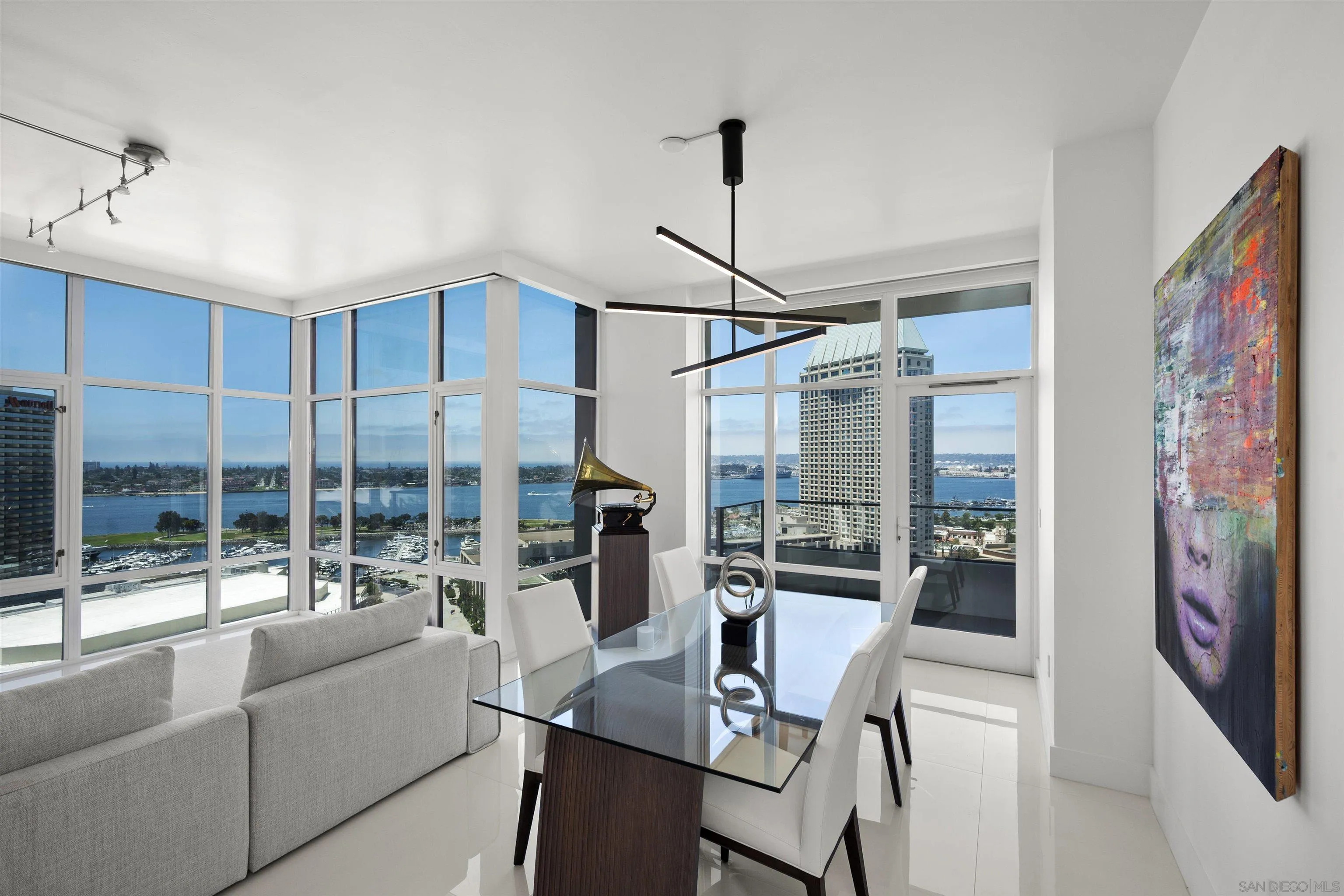 https://cdn.realtyfeed.com/cdn/127/260021469/102f33ec0fc8184aea6e86703ce6f7b2.webp