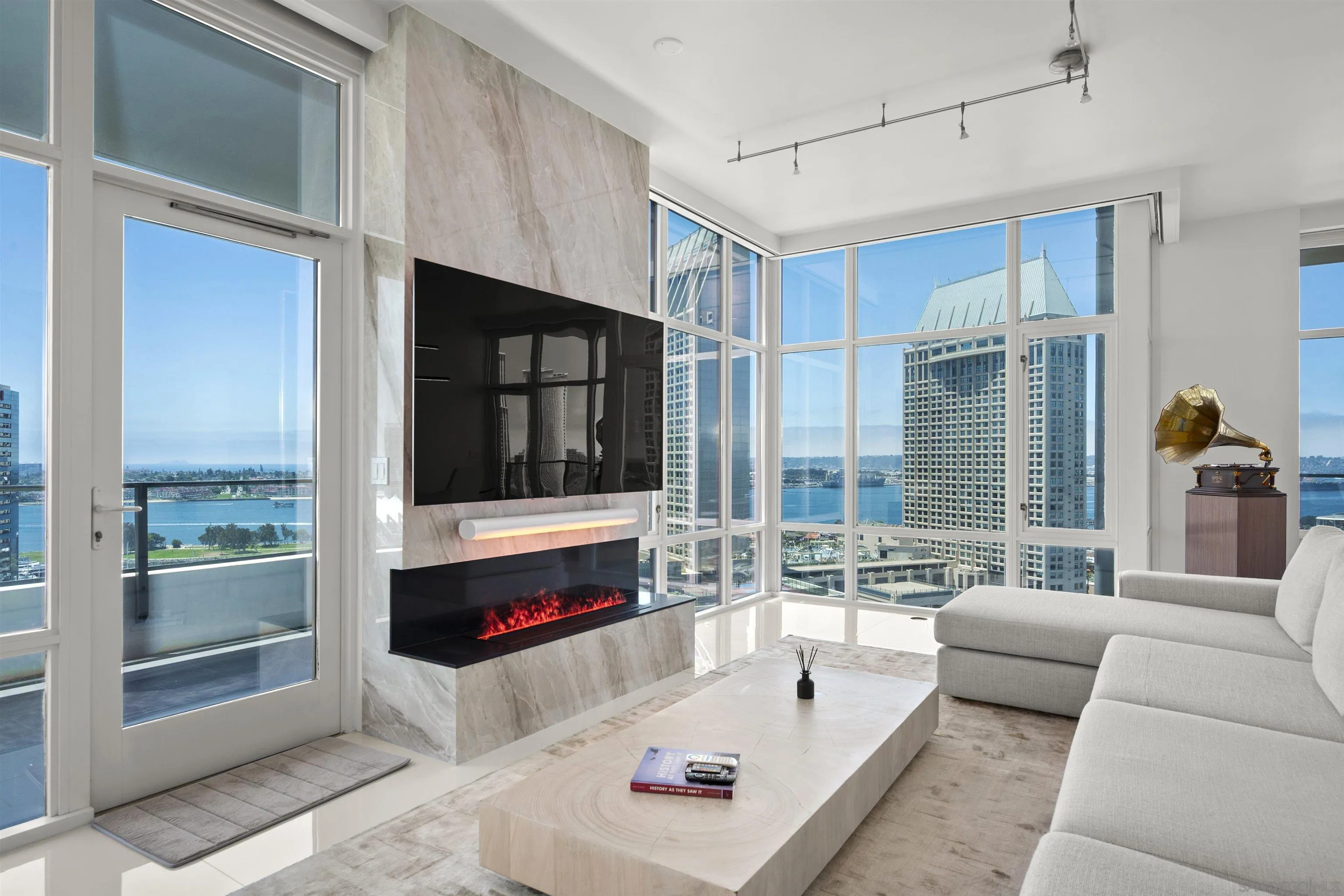 https://cdn.realtyfeed.com/cdn/127/260021469/1a1cd7df325c52a3d5908f2bce890fb8.webp