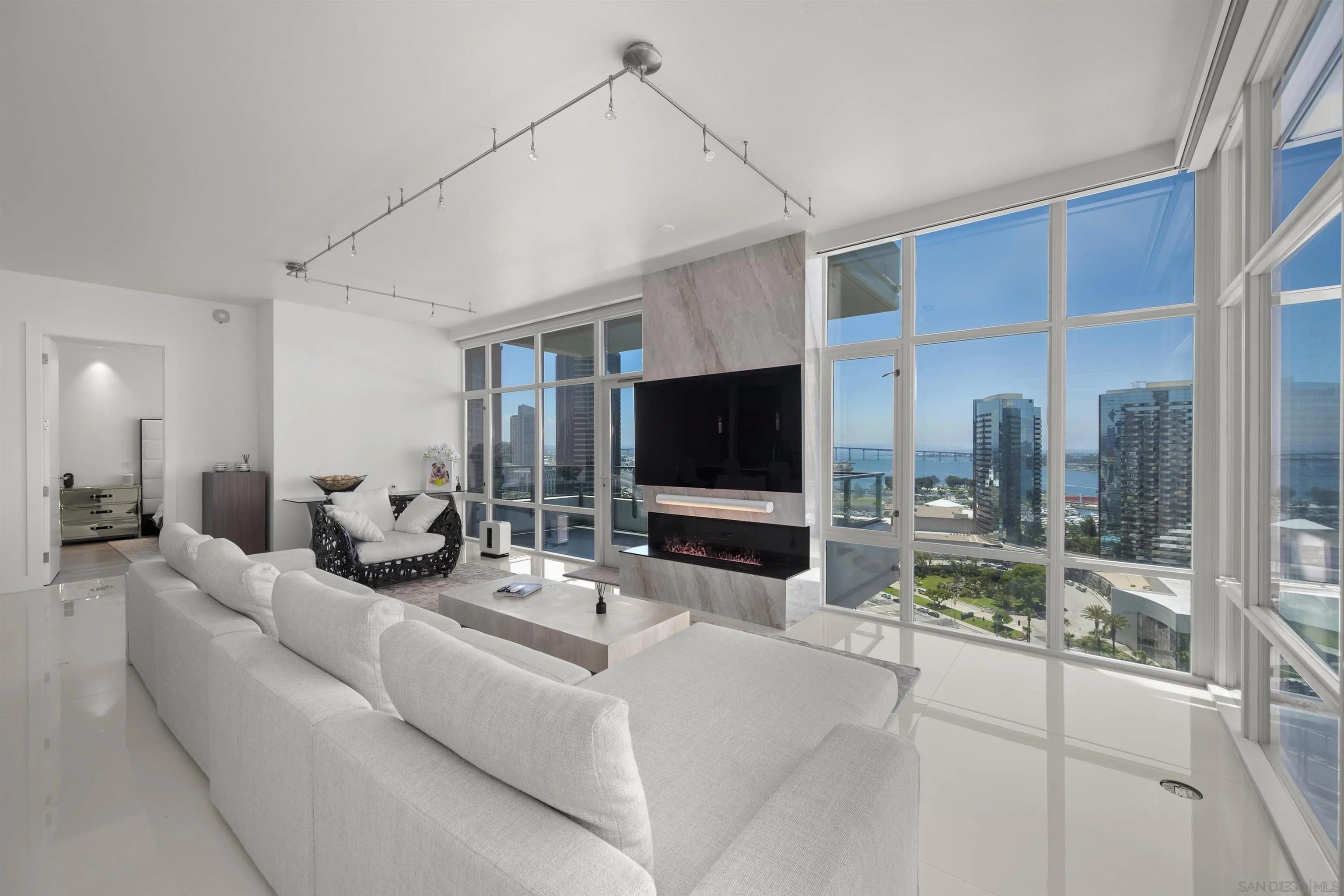 https://cdn.realtyfeed.com/cdn/127/260021469/35cc83298bf4969c12abfef7925d6da9.webp