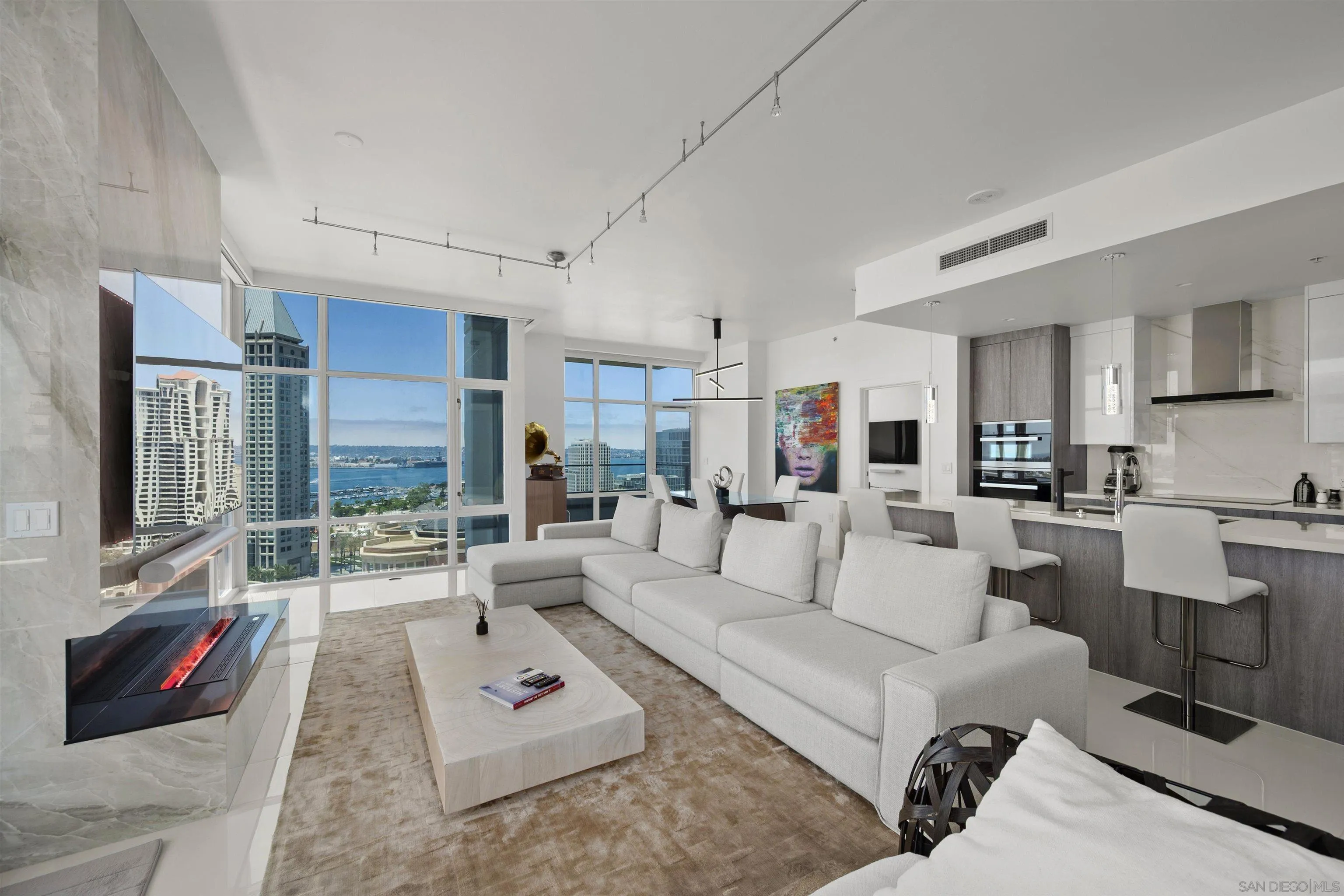 https://cdn.realtyfeed.com/cdn/127/260021469/40befb8aca3960b8389fb87be8db3f51.webp