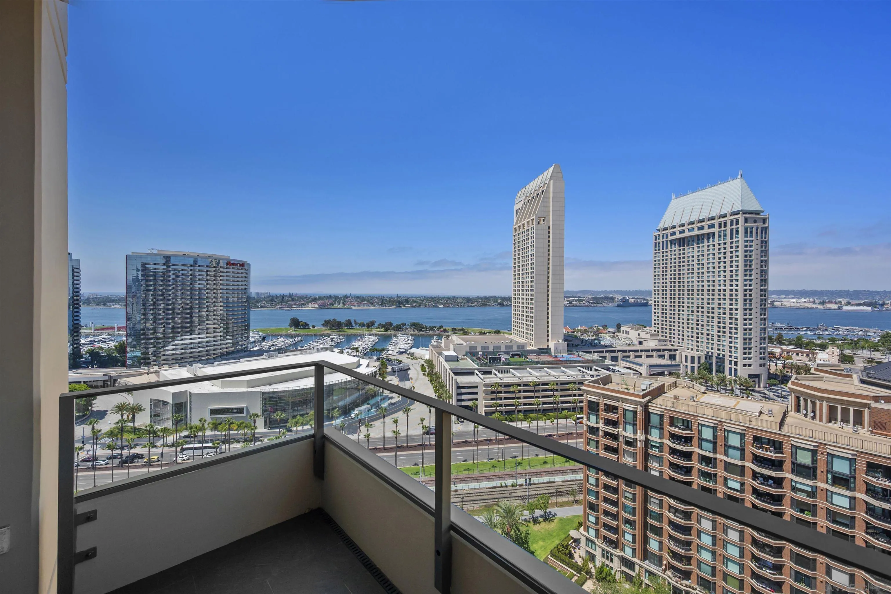 https://cdn.realtyfeed.com/cdn/127/260021469/4aa1eb008c8fef11cd754c12b1724eec.webp