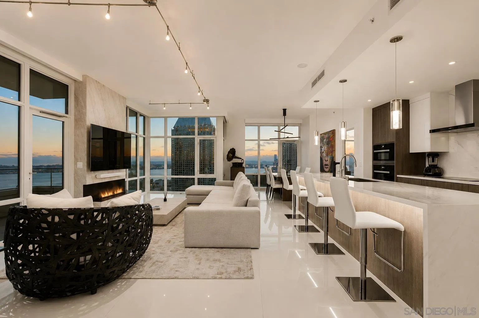 https://cdn.realtyfeed.com/cdn/127/260021469/9e64d4d6b2e1d44c06313d3ab59c69b5.webp