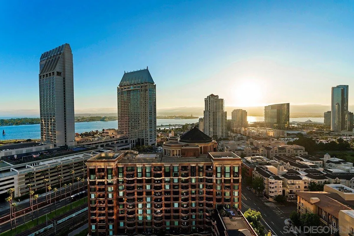 https://cdn.realtyfeed.com/cdn/127/260021469/c75014d02eef449a8b4c4d38c3faa45e.webp