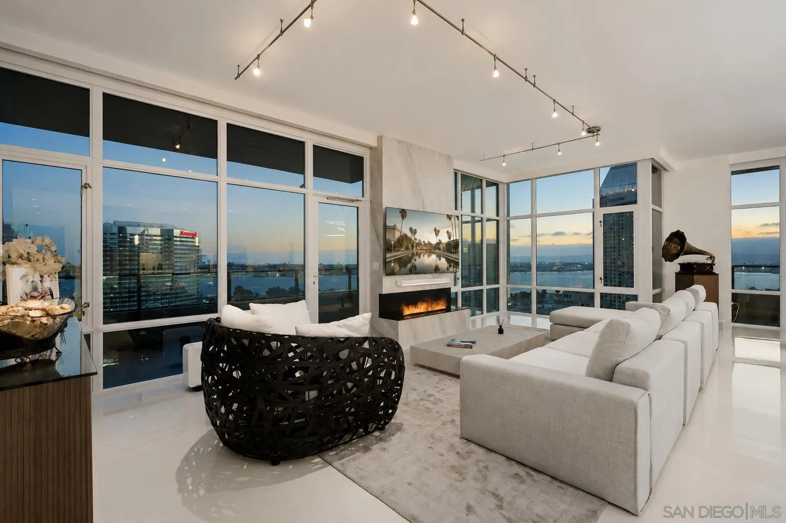 550 Front Street Unit 1708, San Diego, CA 92101 - Photo 5 of 70, San Diego, CA