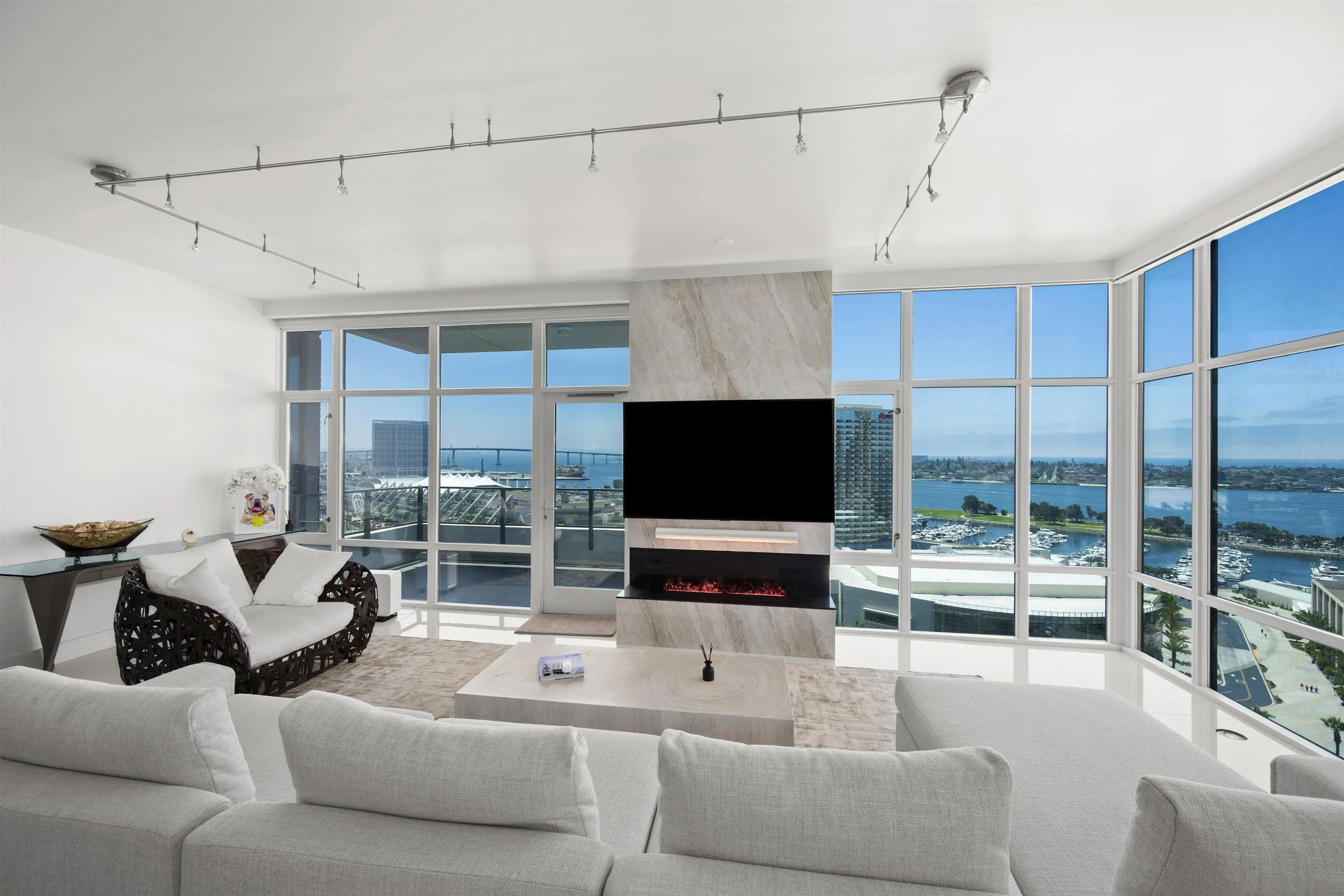 https://cdn.realtyfeed.com/cdn/127/260021469/ce08efb4fdcf43b008c56b1ff28b46c5.webp