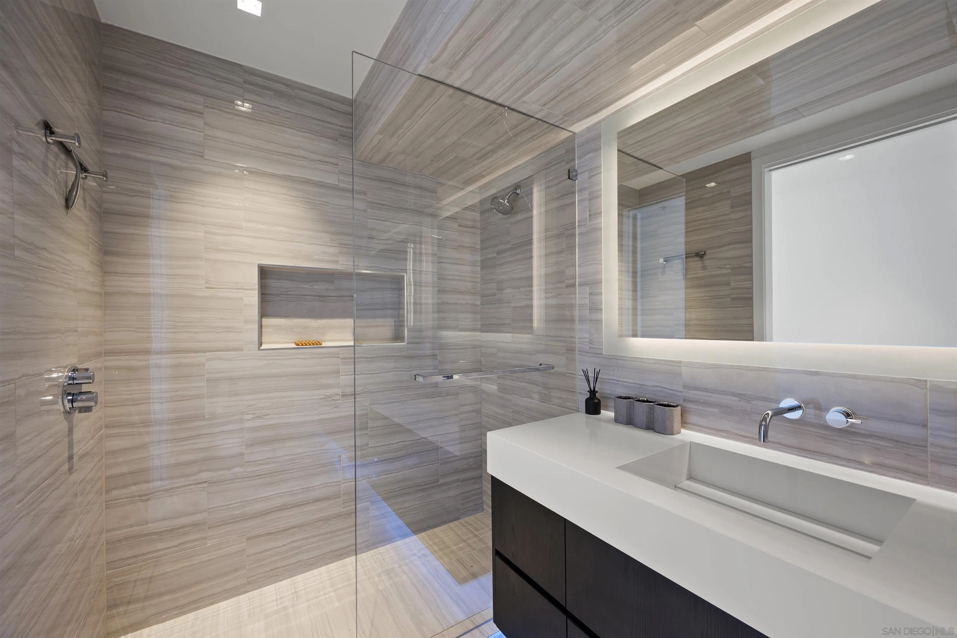 https://cdn.realtyfeed.com/cdn/127/260021469/eac5c2ff37e36a4cd50ec699b0481c53.webp