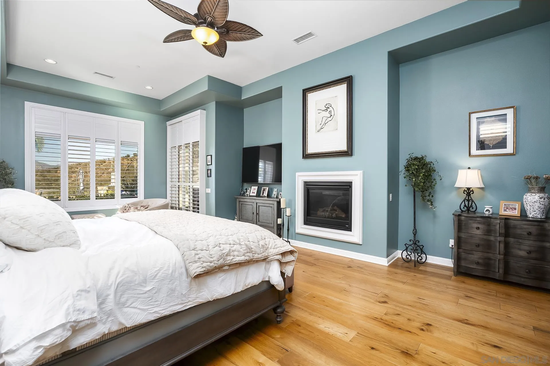 https://cdn.realtyfeed.com/cdn/127/260021475/19fb09bf706c1f2cc130c90d8db7d46a.webp