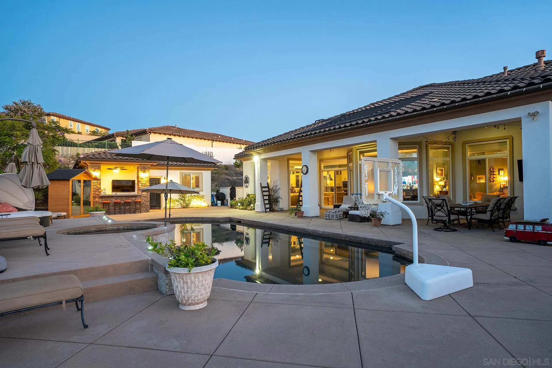 https://cdn.realtyfeed.com/cdn/127/260021475/4541b2100d3c22f304363e2acb1016a7.webp