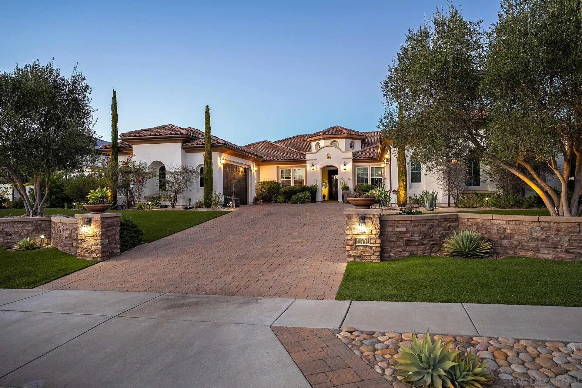 https://cdn.realtyfeed.com/cdn/127/260021475/8798ed38730243522da38c27d5dea6fe.webp