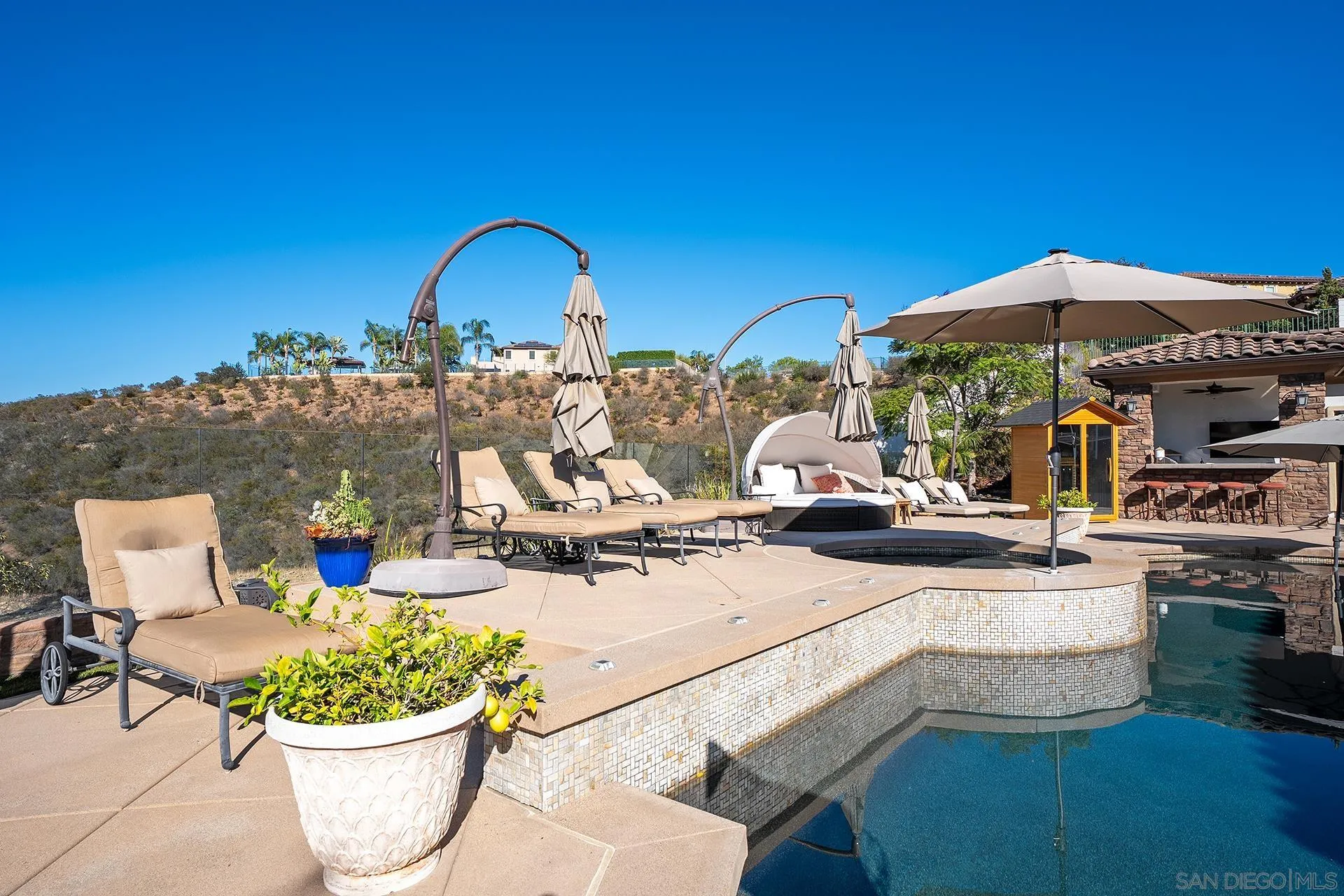 https://cdn.realtyfeed.com/cdn/127/260021475/8f3916817030988bcd1b7350fd8336f0.webp
