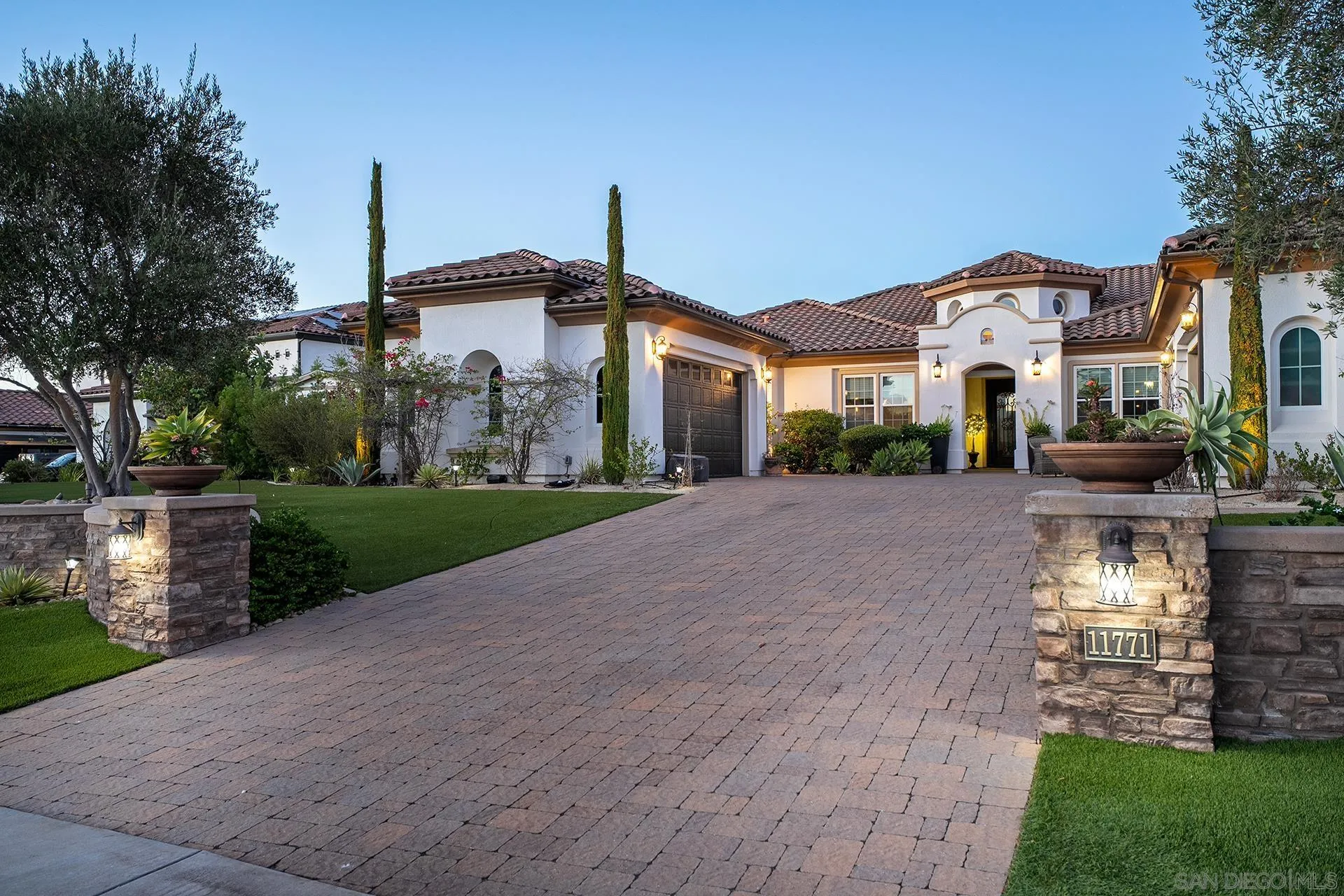 https://cdn.realtyfeed.com/cdn/127/260021475/d6c17cafecb772c28e63a11f881cf05c.webp