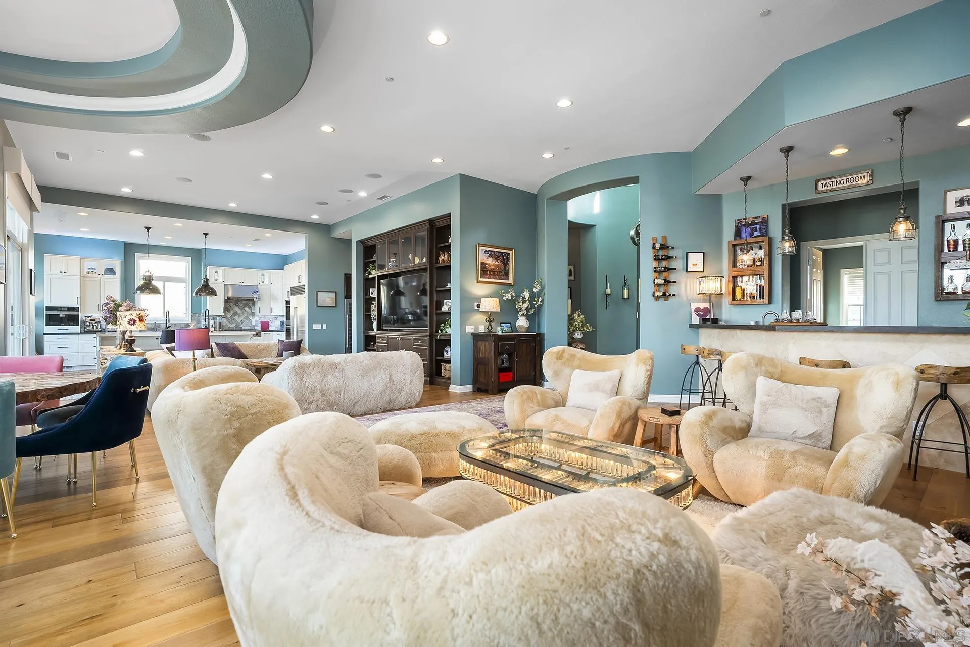 https://cdn.realtyfeed.com/cdn/127/260021475/da3f217330f8285c6ea857e5d00ab330.webp