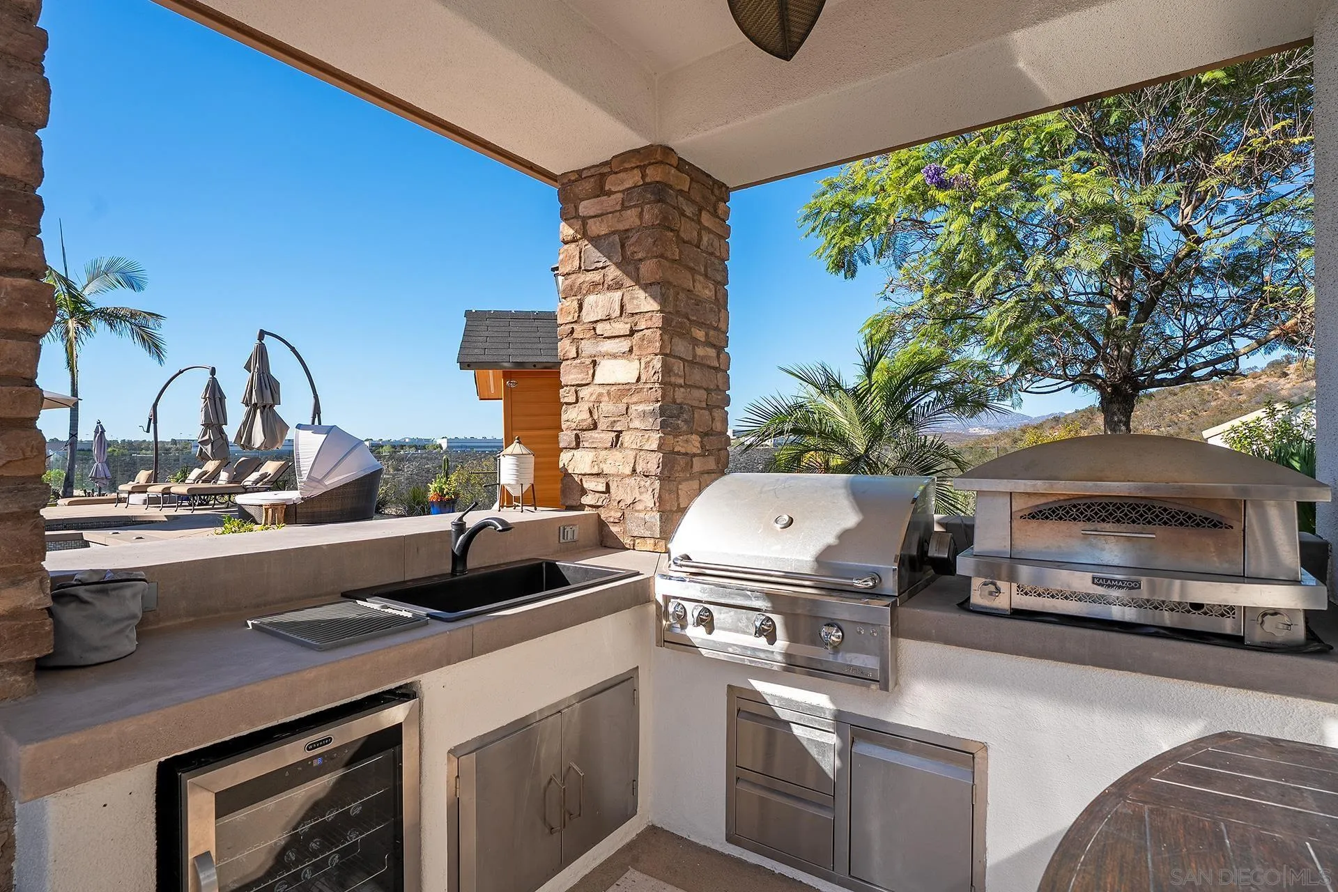 https://cdn.realtyfeed.com/cdn/127/260021475/f3e554c544ea415b4c282cde26d0ba49.webp