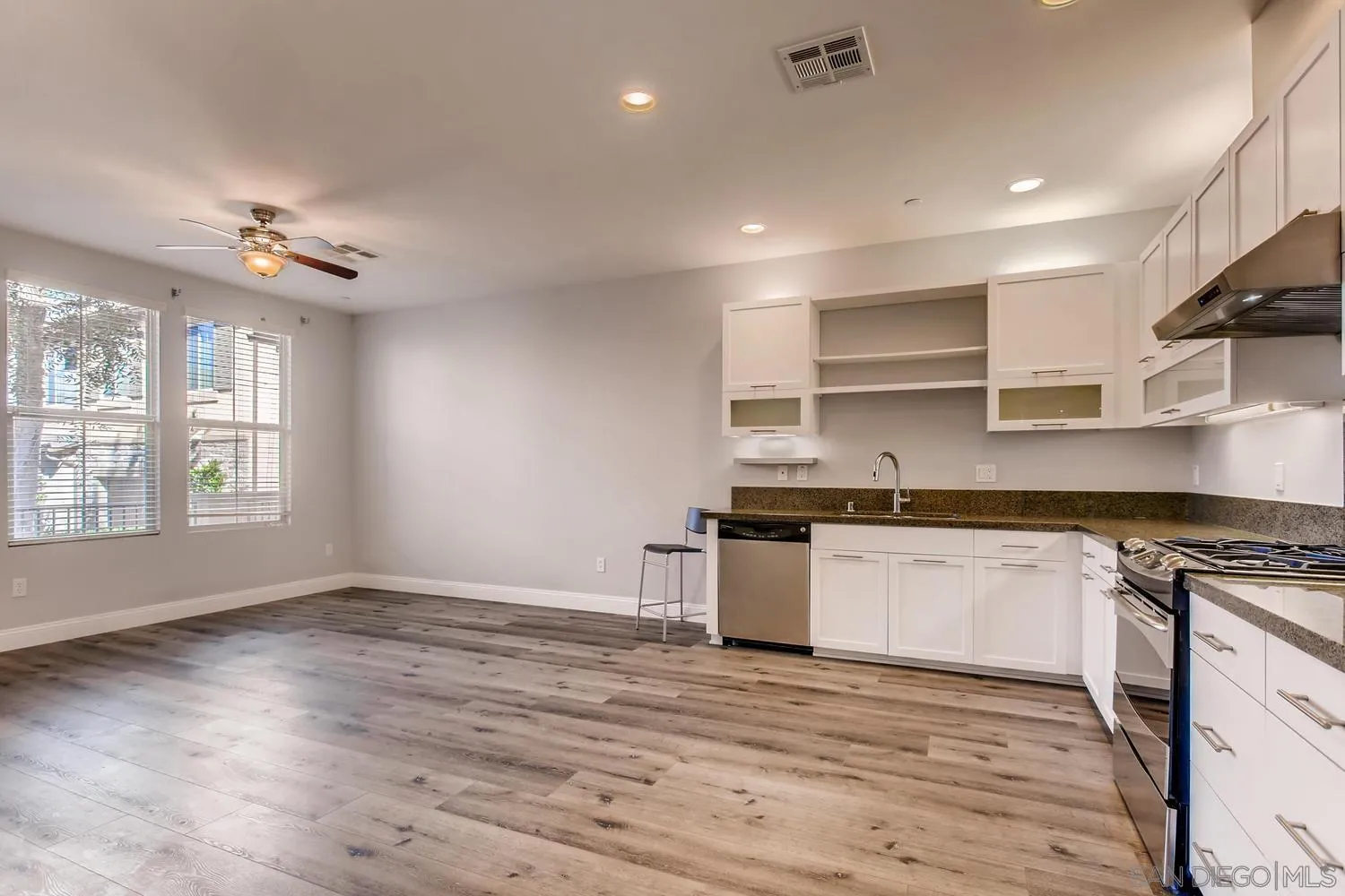 10678 Village Haven Trail Unit 113, San Diego, CA 92130 - Photo 4 of 13, San Diego, CA