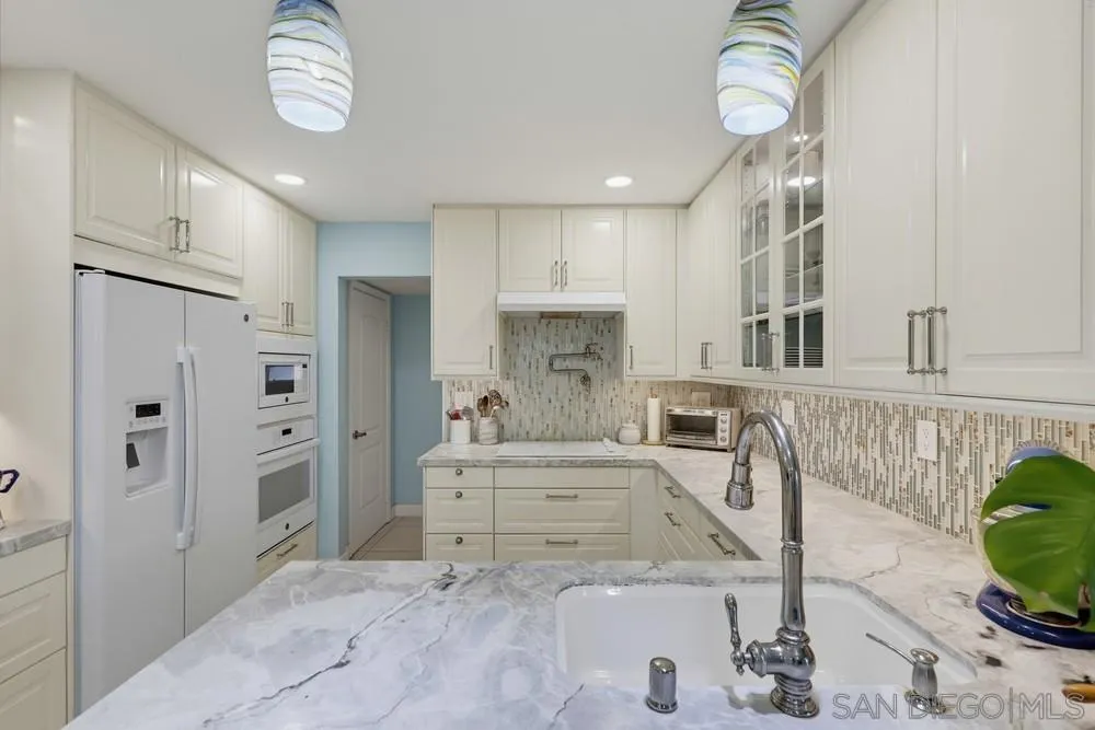 2369 Caminito Seguro, San Diego, CA 92107 - Photo 4 of 35, San Diego, CA