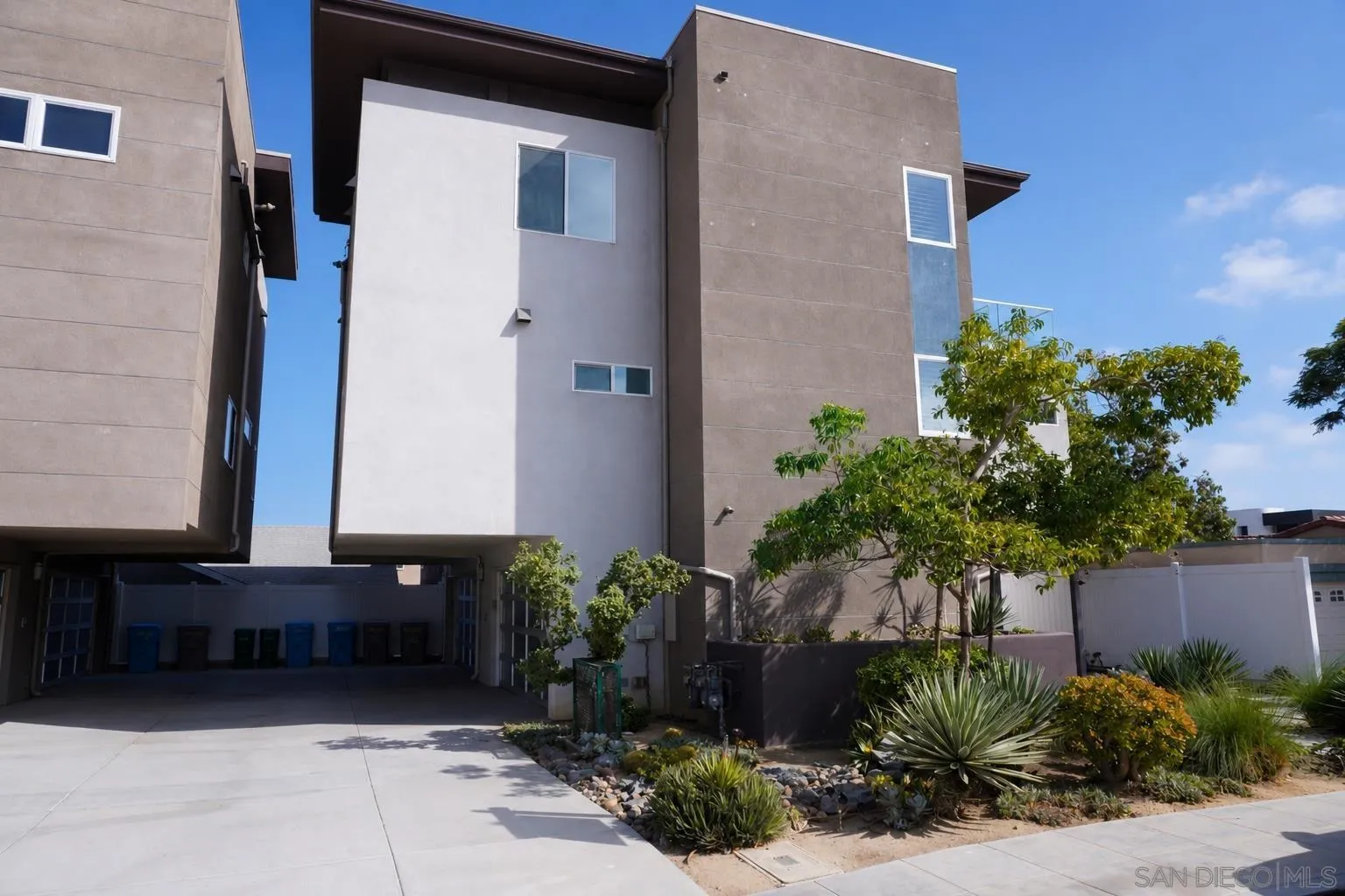 https://cdn.realtyfeed.com/cdn/127/260021482/55057c911cc9cb3144369ca12603b002.webp