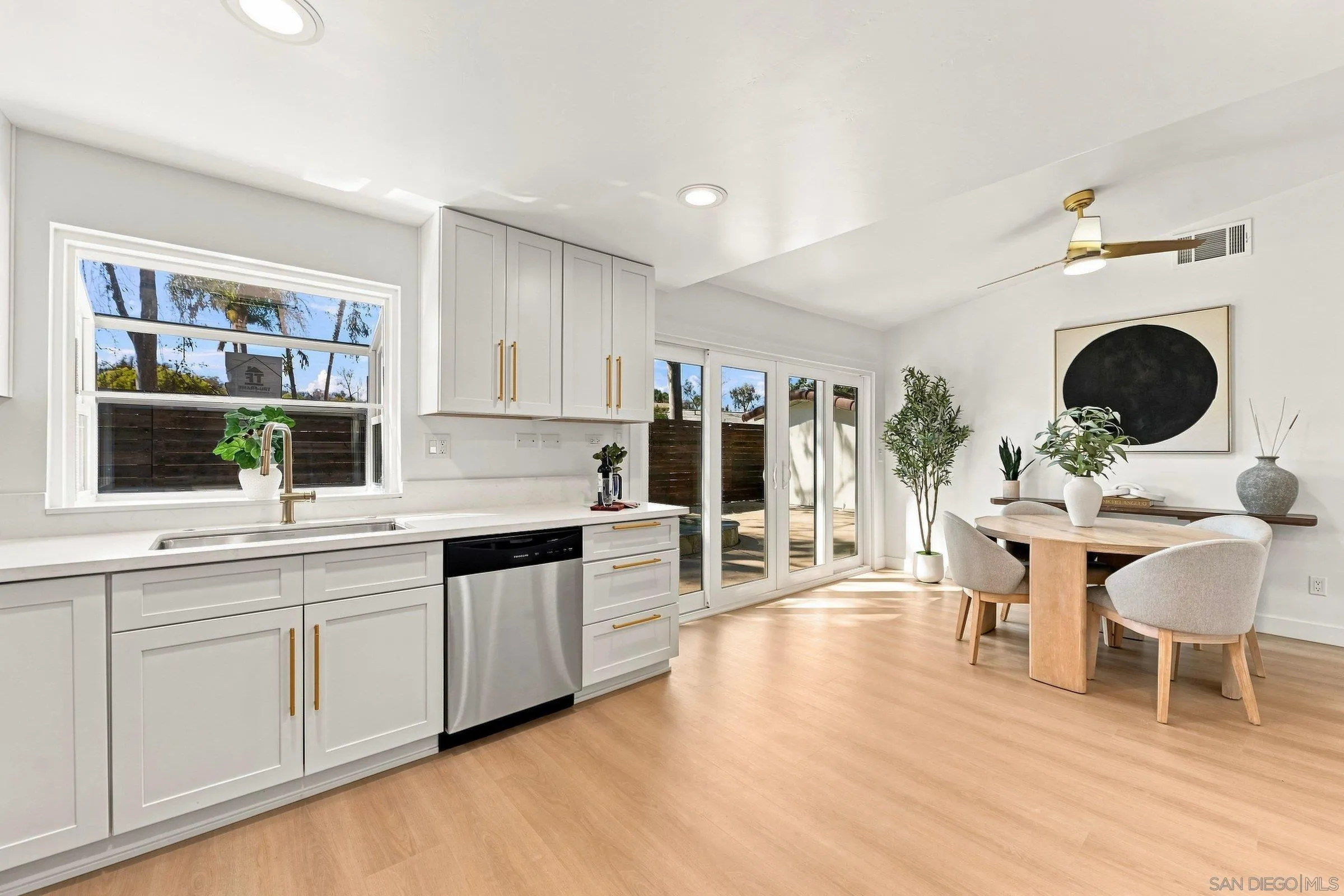 https://cdn.realtyfeed.com/cdn/127/260021483/7e5c1f9f3d7b6257ef2dcb40ca103999.webp
