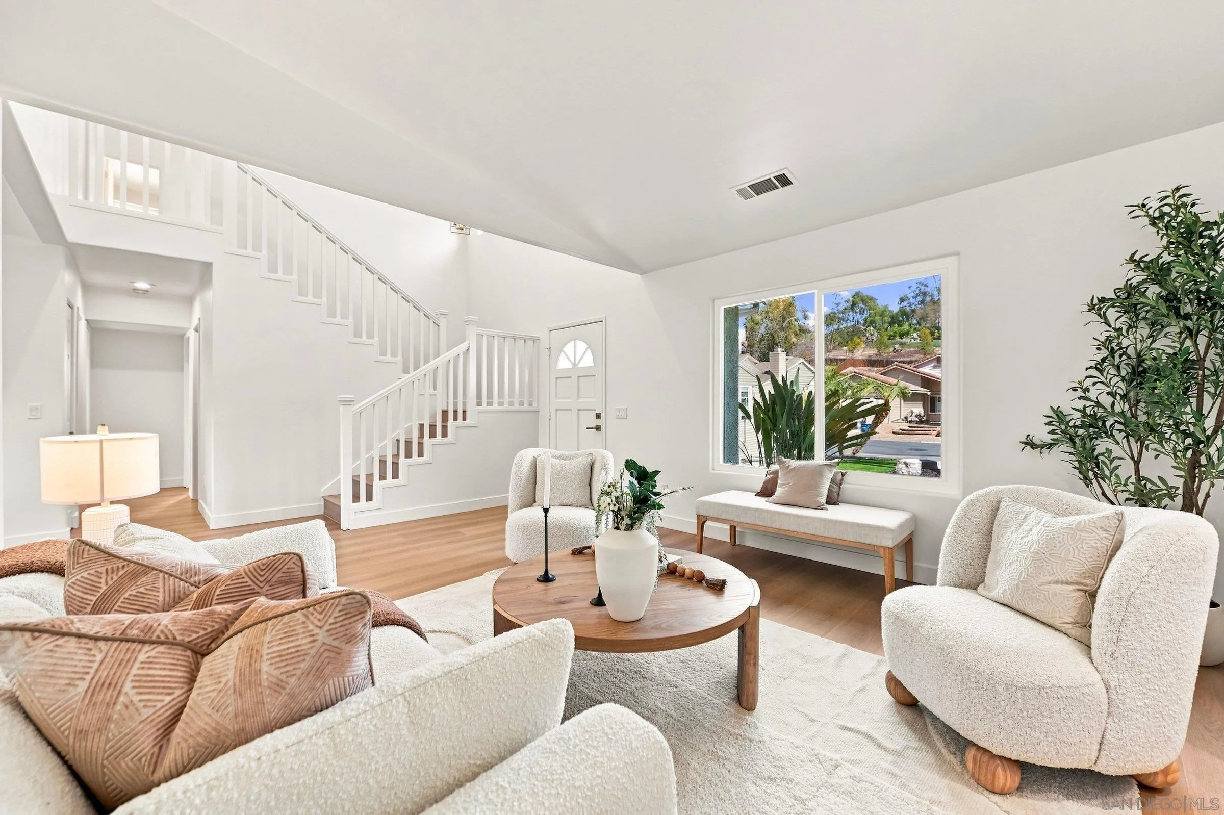 https://cdn.realtyfeed.com/cdn/127/260021483/b8a0d9d6511ba636a28e2d46f5e0c15c.webp