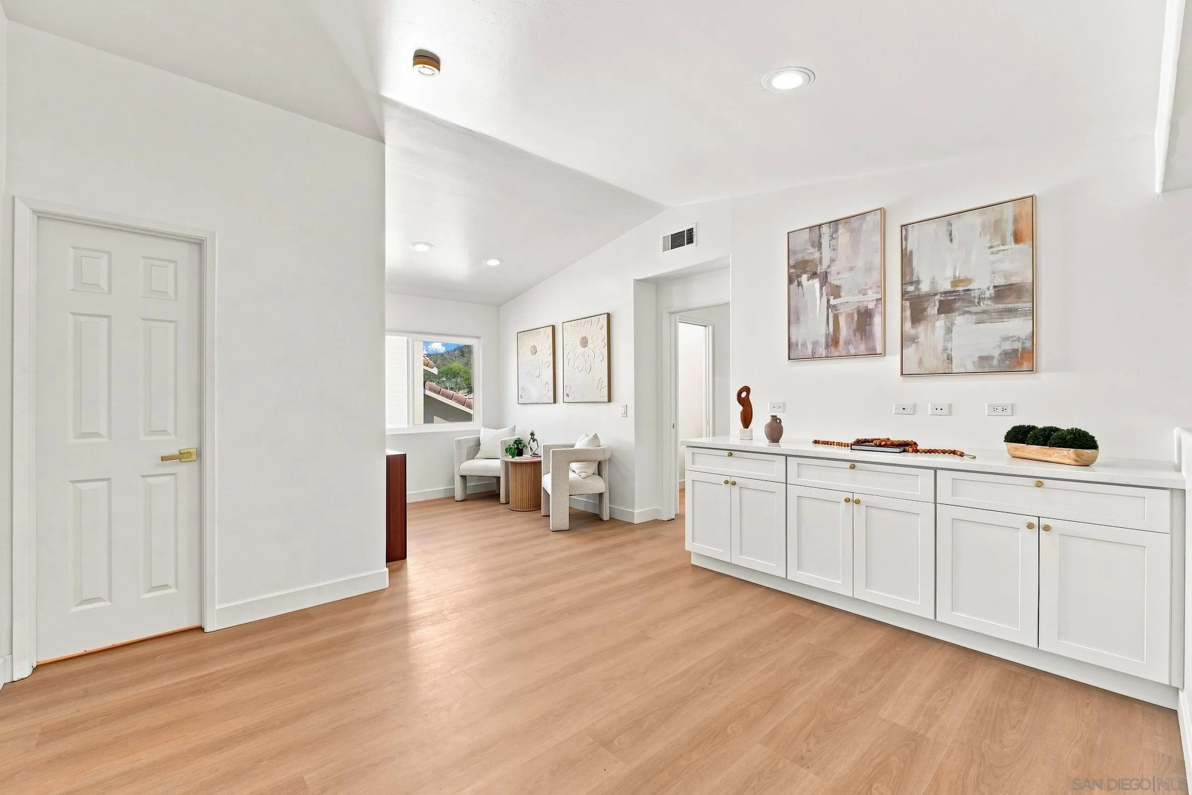 https://cdn.realtyfeed.com/cdn/127/260021483/c97e4871d7065e5c119c899d2345cda8.webp