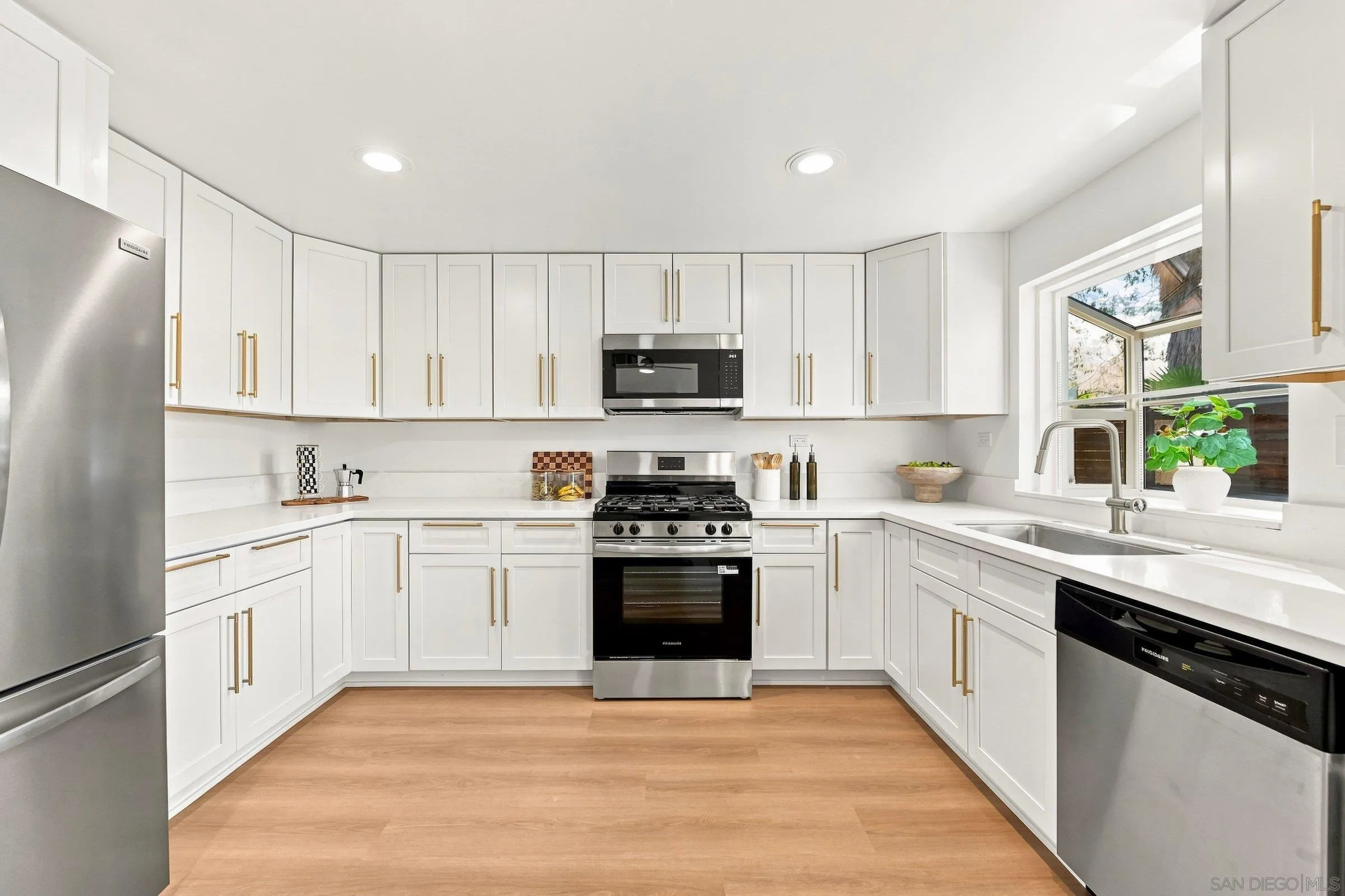 https://cdn.realtyfeed.com/cdn/127/260021483/e15d3ceb8f16e2aa7c7cf8b1031c4b51.webp