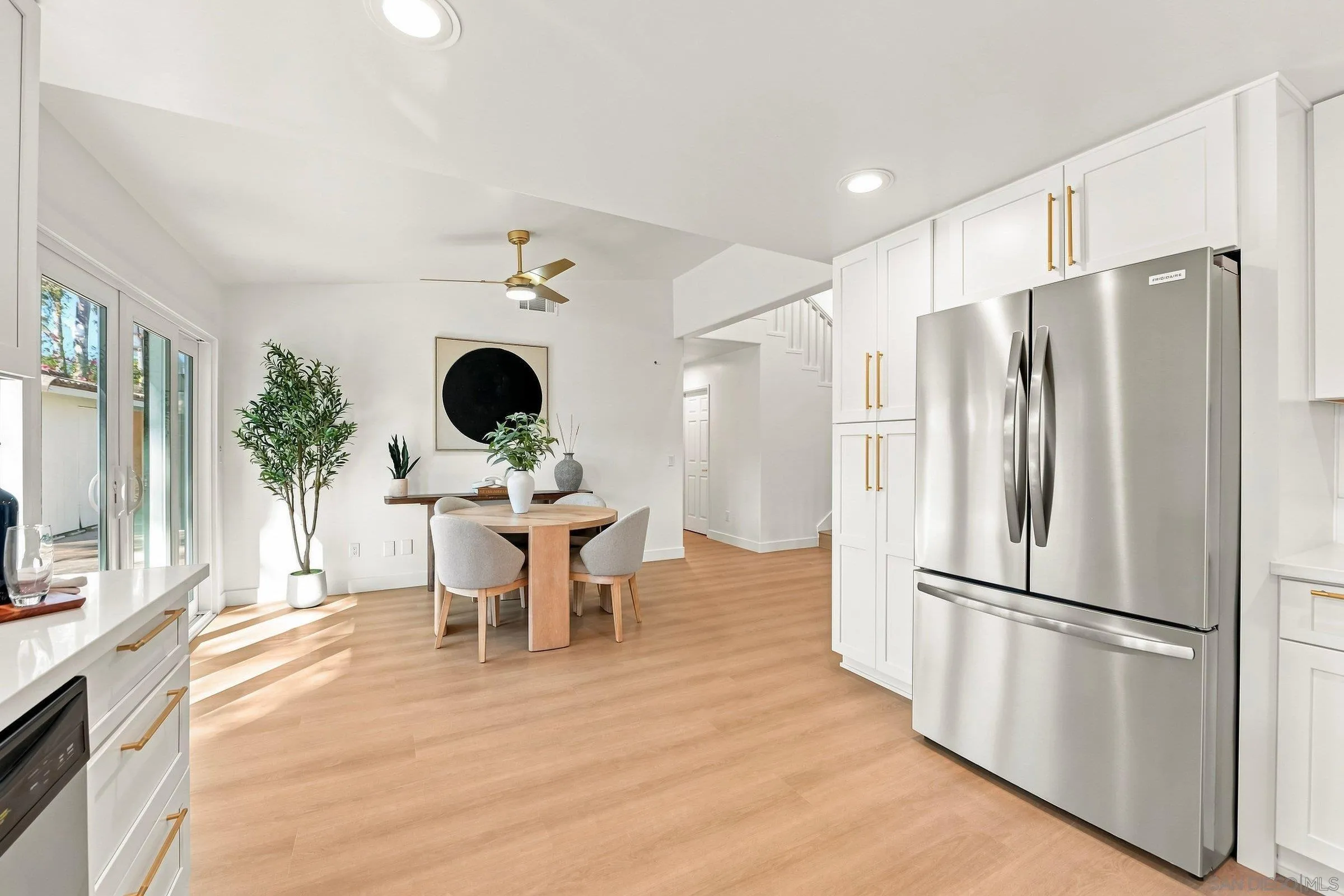 https://cdn.realtyfeed.com/cdn/127/260021483/e1d03abcc457a6d12323174e59dc5995.webp